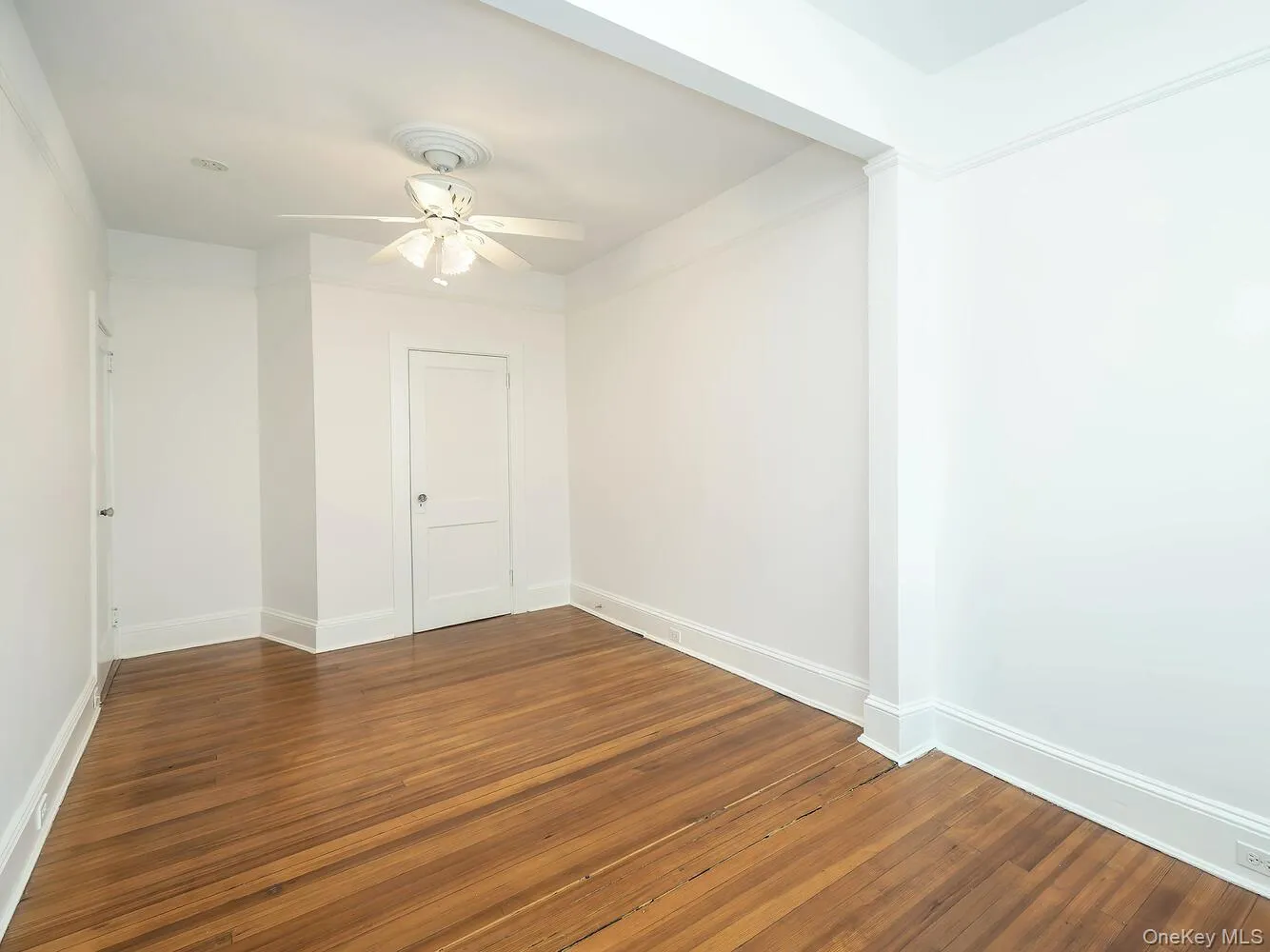 70 Central Avenue, Oyster Bay, NY, 1 Bedroom Bedrooms, 4 Rooms Rooms,1 BathroomBathrooms,Residential Lease,For Rent,Central,0,982316 70 Central Avenue, Oyster Bay, NY, 1 Bedroom Bedrooms, 4 Rooms Rooms,1 BathroomBathrooms,Residential Lease,For Rent,Central,0,982316