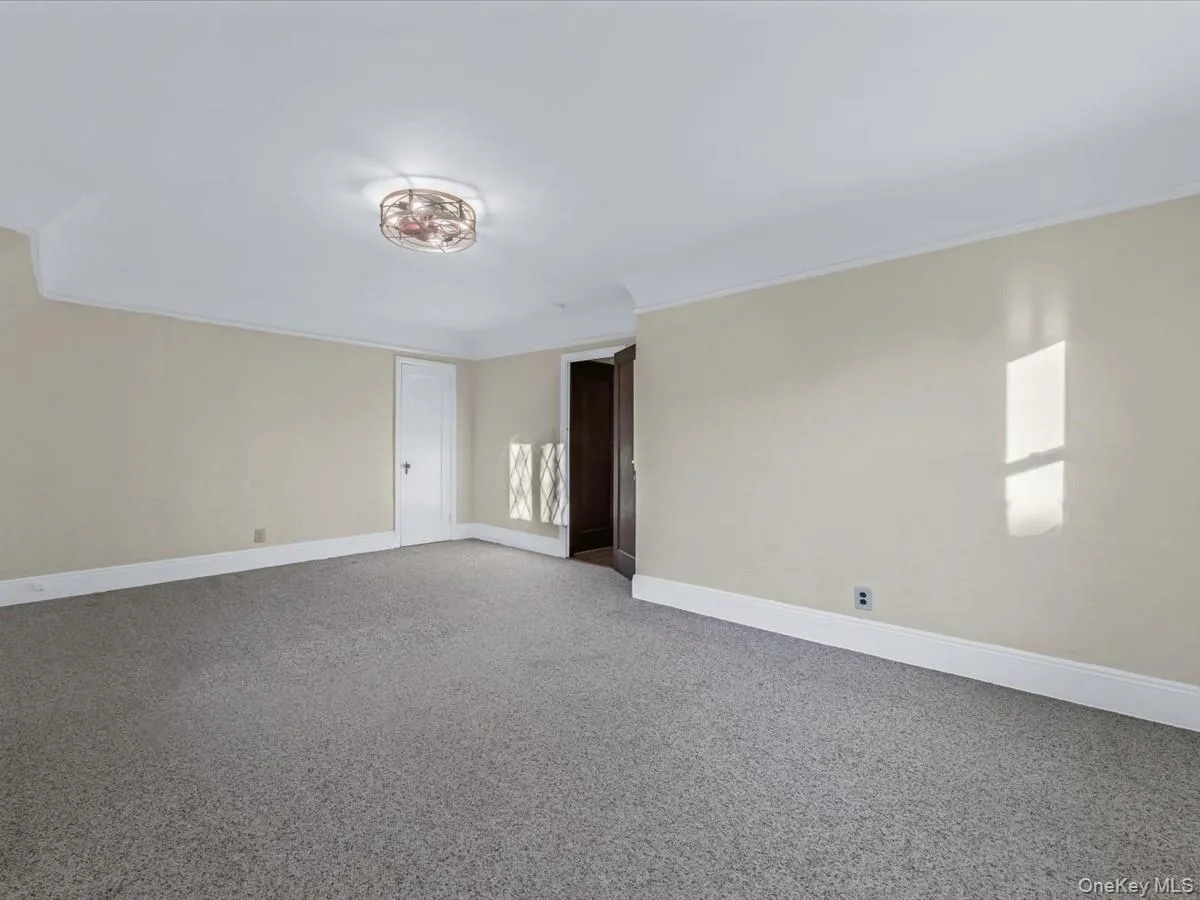 16 Kenilworth Road, North Hempstead, NY, 3 Bedrooms Bedrooms, 8 Rooms Rooms,2 BathroomsBathrooms,Residential,For Rent,Kenilworth,0,982341 16 Kenilworth Road, North Hempstead, NY, 3 Bedrooms Bedrooms, 8 Rooms Rooms,2 BathroomsBathrooms,Residential,For Rent,Kenilworth,0,982341