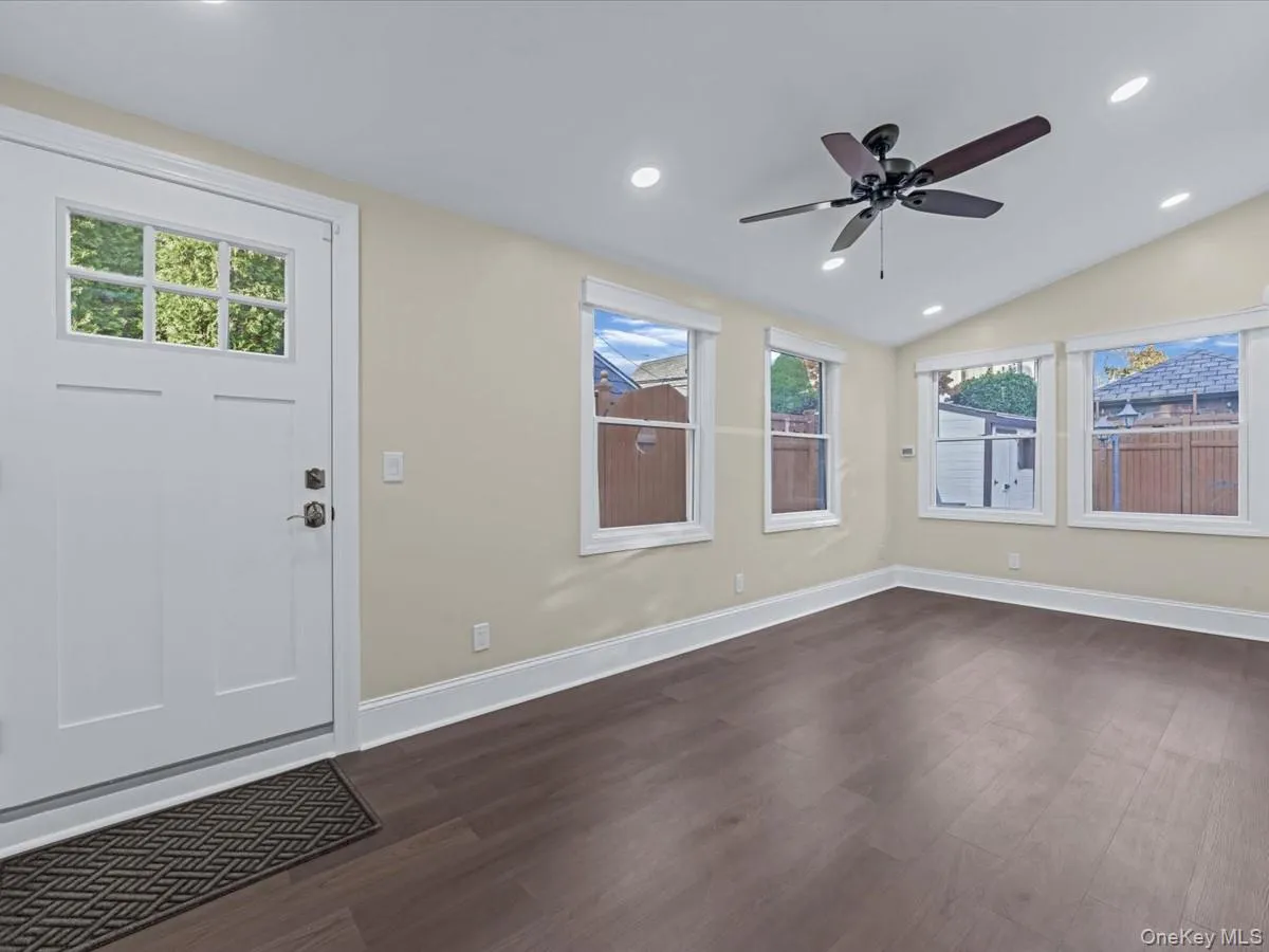 16 Kenilworth Road, North Hempstead, NY, 3 Bedrooms Bedrooms, 8 Rooms Rooms,2 BathroomsBathrooms,Residential,For Rent,Kenilworth,0,982341 16 Kenilworth Road, North Hempstead, NY, 3 Bedrooms Bedrooms, 8 Rooms Rooms,2 BathroomsBathrooms,Residential,For Rent,Kenilworth,0,982341