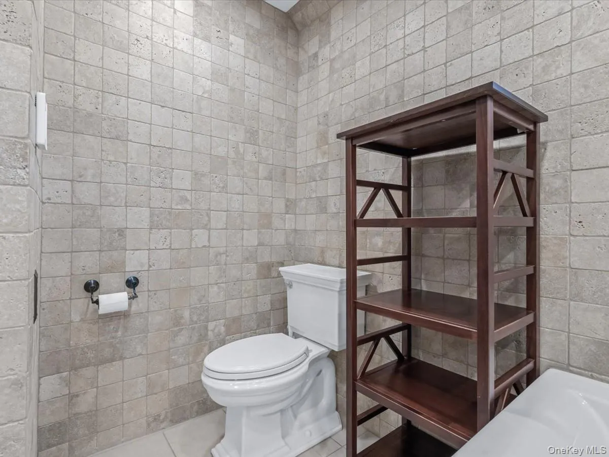 16 Kenilworth Road, North Hempstead, NY, 3 Bedrooms Bedrooms, 8 Rooms Rooms,2 BathroomsBathrooms,Residential,For Rent,Kenilworth,0,982341 16 Kenilworth Road, North Hempstead, NY, 3 Bedrooms Bedrooms, 8 Rooms Rooms,2 BathroomsBathrooms,Residential,For Rent,Kenilworth,0,982341