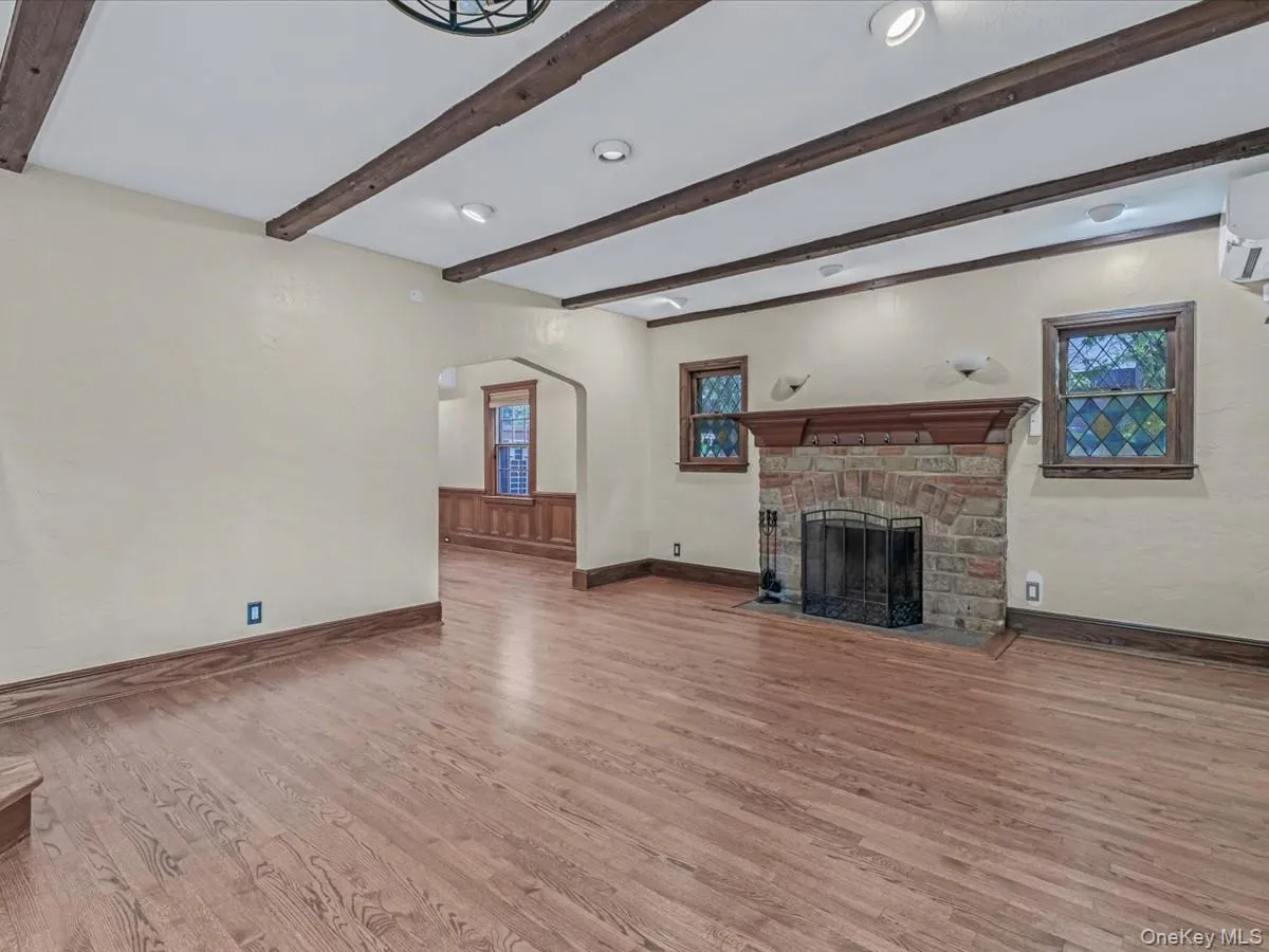 16 Kenilworth Road, North Hempstead, NY, 3 Bedrooms Bedrooms, 8 Rooms Rooms,2 BathroomsBathrooms,Residential,For Rent,Kenilworth,0,982341 16 Kenilworth Road, North Hempstead, NY, 3 Bedrooms Bedrooms, 8 Rooms Rooms,2 BathroomsBathrooms,Residential,For Rent,Kenilworth,0,982341
