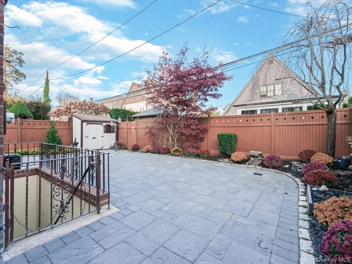 16 Kenilworth Road, North Hempstead, NY, 3 Bedrooms Bedrooms, 8 Rooms Rooms,2 BathroomsBathrooms,Residential,For Rent,Kenilworth,0,982341 16 Kenilworth Road, North Hempstead, NY, 3 Bedrooms Bedrooms, 8 Rooms Rooms,2 BathroomsBathrooms,Residential,For Rent,Kenilworth,0,982341