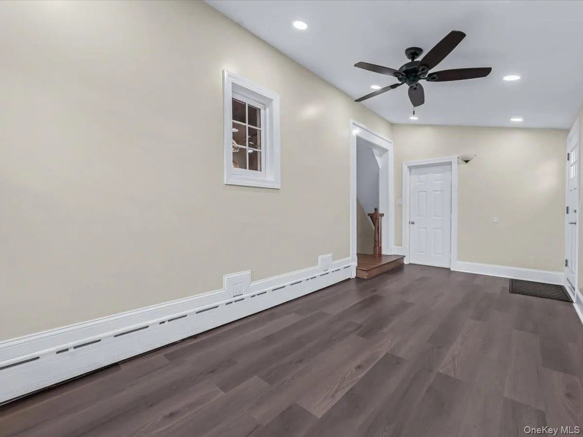 16 Kenilworth Road, North Hempstead, NY, 3 Bedrooms Bedrooms, 8 Rooms Rooms,2 BathroomsBathrooms,Residential,For Rent,Kenilworth,0,982341 16 Kenilworth Road, North Hempstead, NY, 3 Bedrooms Bedrooms, 8 Rooms Rooms,2 BathroomsBathrooms,Residential,For Rent,Kenilworth,0,982341