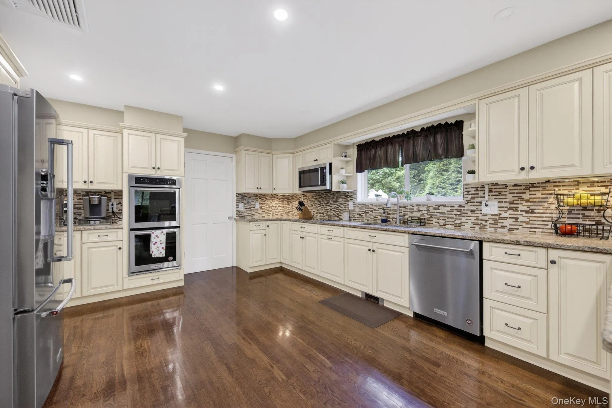 19 Apple Hill Drive, Cortlandt, NY, 4 Bedrooms Bedrooms, 8 Rooms Rooms,2 BathroomsBathrooms,Residential,For Rent,Apple Hill,0,982356 19 Apple Hill Drive, Cortlandt, NY, 4 Bedrooms Bedrooms, 8 Rooms Rooms,2 BathroomsBathrooms,Residential,For Rent,Apple Hill,0,982356