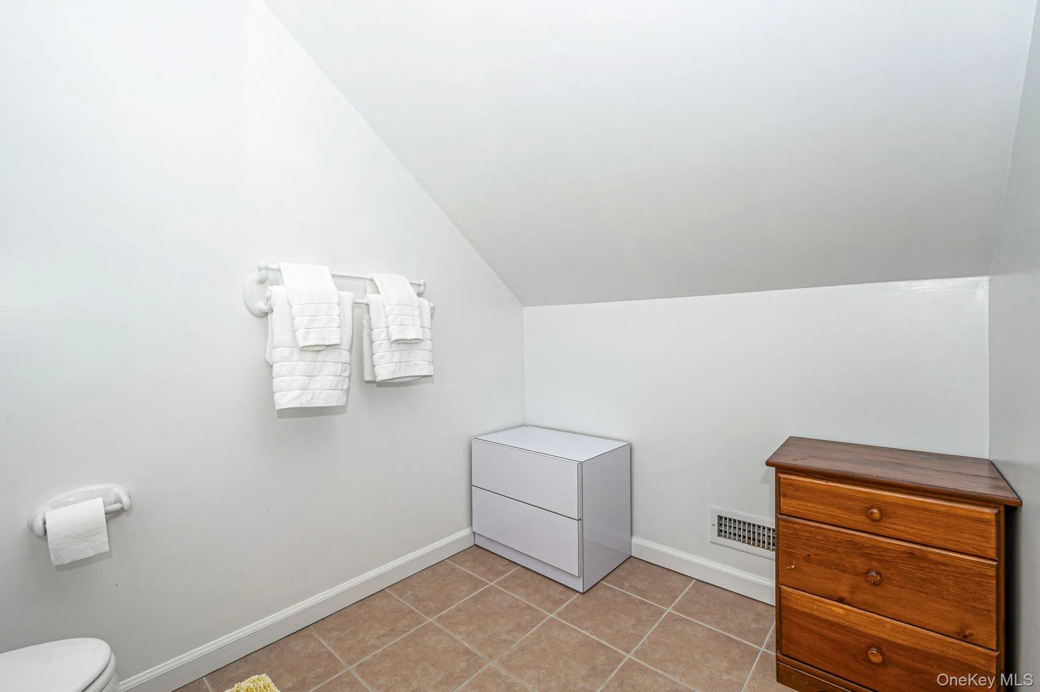 128 Springy Banks Road, East Hampton, NY, 4 Bedrooms Bedrooms, 7 Rooms Rooms,3 BathroomsBathrooms,Residential,For Rent,Springy Banks,0,982358 128 Springy Banks Road, East Hampton, NY, 4 Bedrooms Bedrooms, 7 Rooms Rooms,3 BathroomsBathrooms,Residential,For Rent,Springy Banks,0,982358