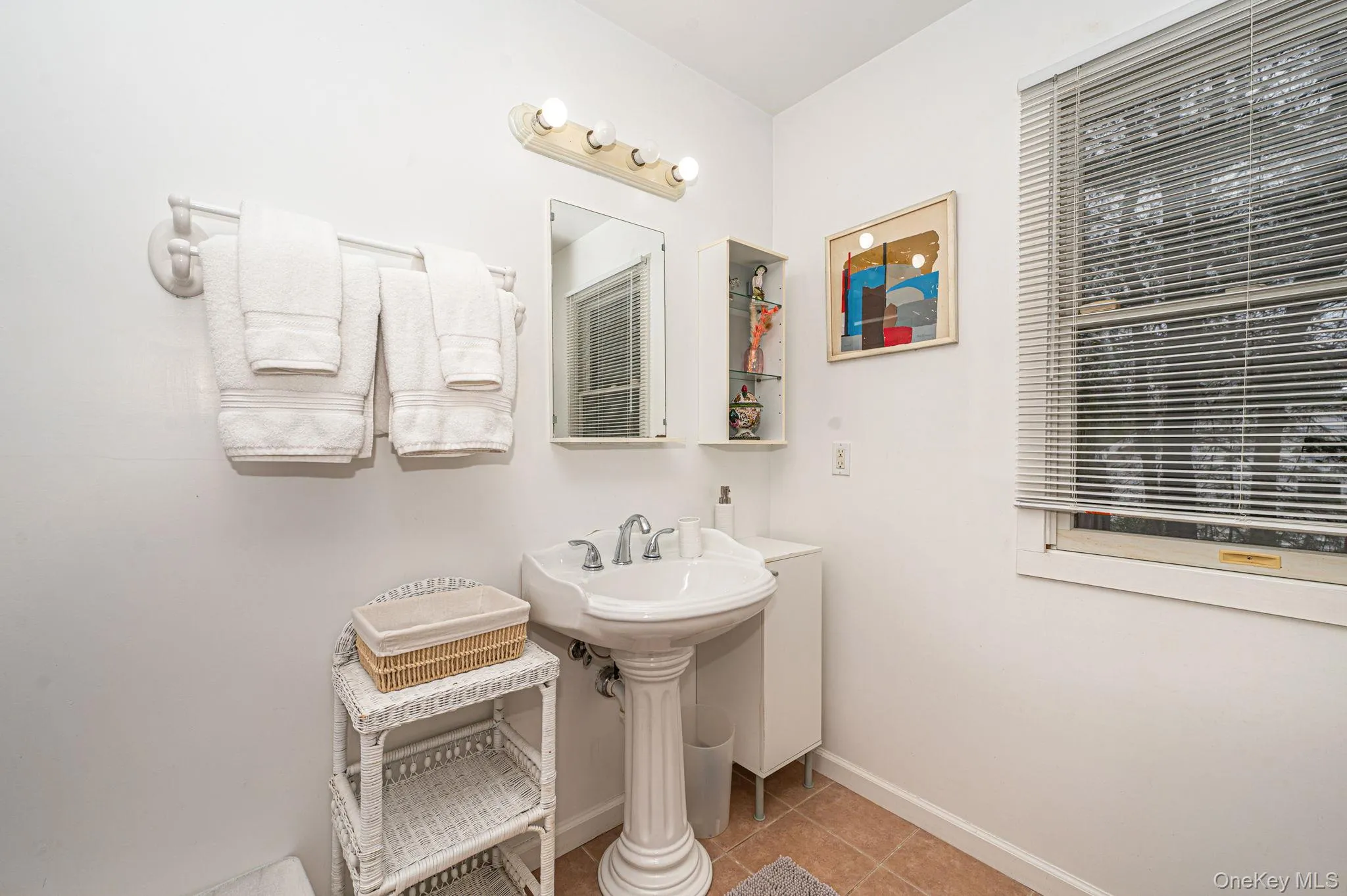 128 Springy Banks Road, East Hampton, NY, 4 Bedrooms Bedrooms, 7 Rooms Rooms,3 BathroomsBathrooms,Residential,For Rent,Springy Banks,0,982358 128 Springy Banks Road, East Hampton, NY, 4 Bedrooms Bedrooms, 7 Rooms Rooms,3 BathroomsBathrooms,Residential,For Rent,Springy Banks,0,982358