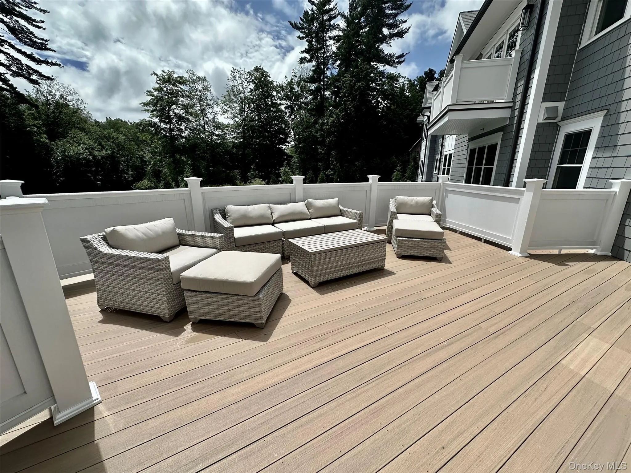 A WELCOMING COMMUNITY TERRACE PERFECT FOR YOUR QUIET MORNING RETREATS A WELCOMING COMMUNITY TERRACE PERFECT FOR YOUR QUIET MORNING RETREATS