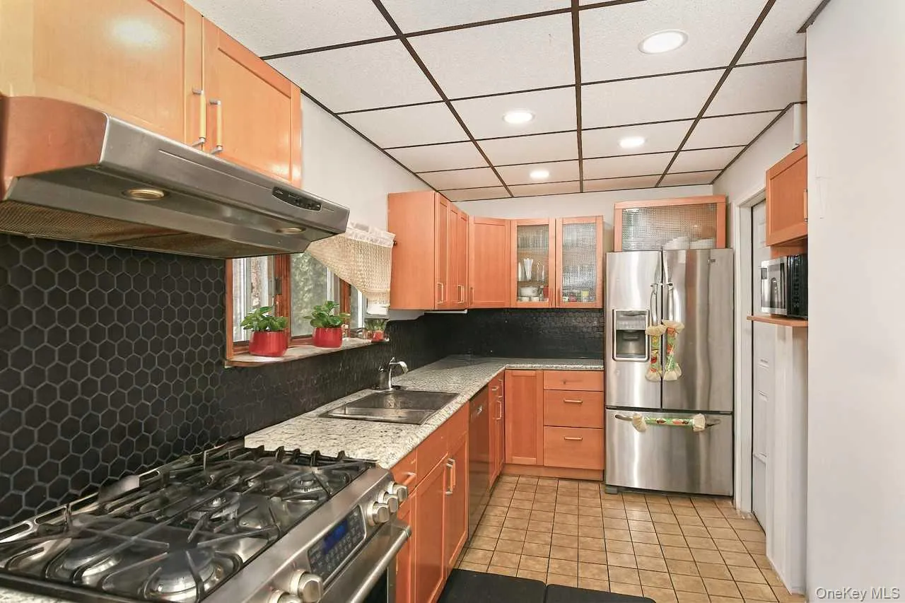 32 Coolidge Street, Hempstead, NY, 4 Bedrooms Bedrooms, 9 Rooms Rooms,2 BathroomsBathrooms,Residential,For Rent,Coolidge,0,982371 32 Coolidge Street, Hempstead, NY, 4 Bedrooms Bedrooms, 9 Rooms Rooms,2 BathroomsBathrooms,Residential,For Rent,Coolidge,0,982371