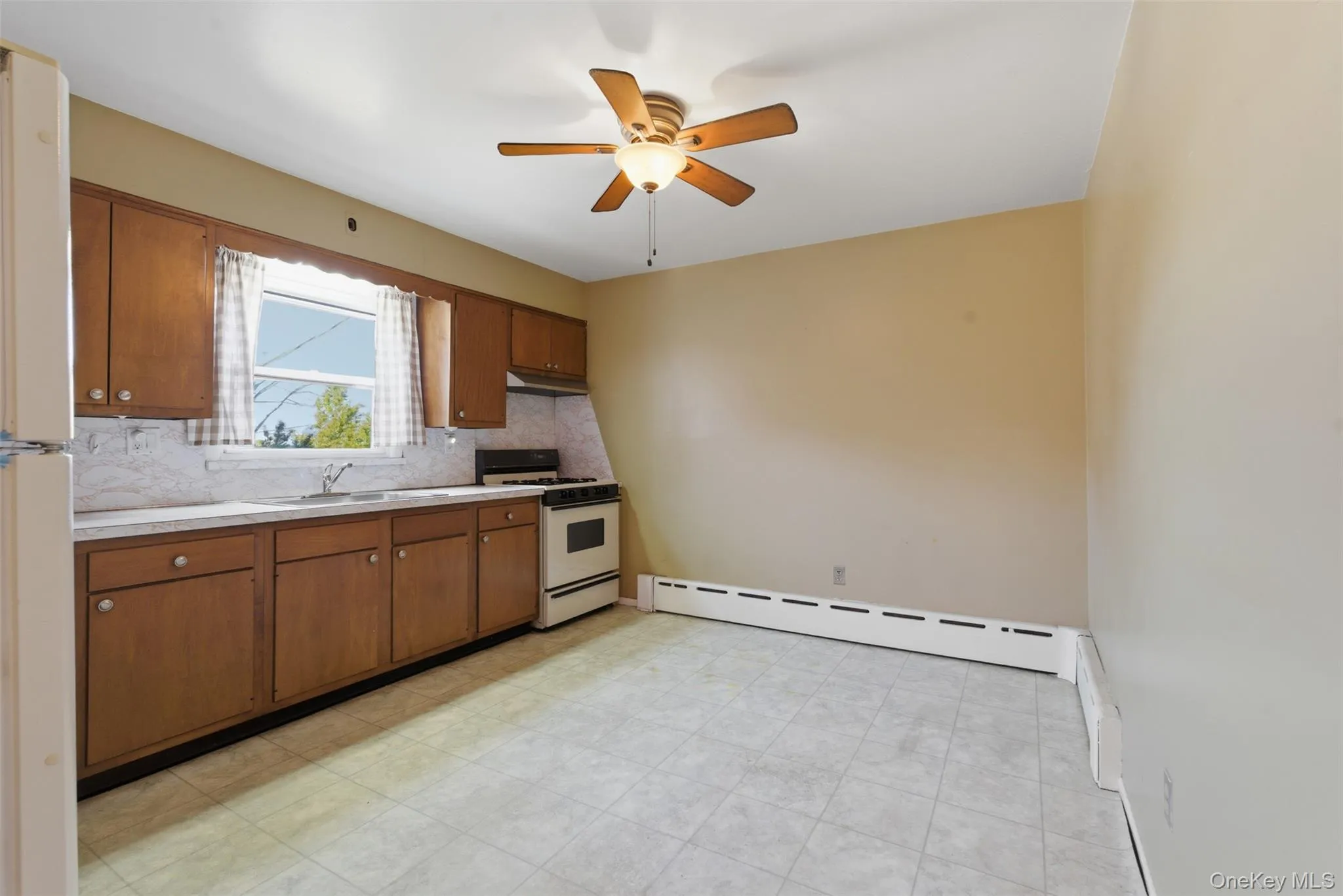 Alternate view Alternate view