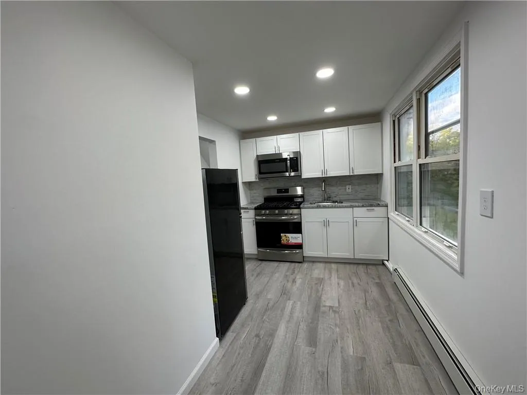 57 Hunt Avenue, Orangetown, NY, 1 Bedroom Bedrooms, 3 Rooms Rooms,1 BathroomBathrooms,Residential Lease,For Rent,Hunt,0,982384 57 Hunt Avenue, Orangetown, NY, 1 Bedroom Bedrooms, 3 Rooms Rooms,1 BathroomBathrooms,Residential Lease,For Rent,Hunt,0,982384