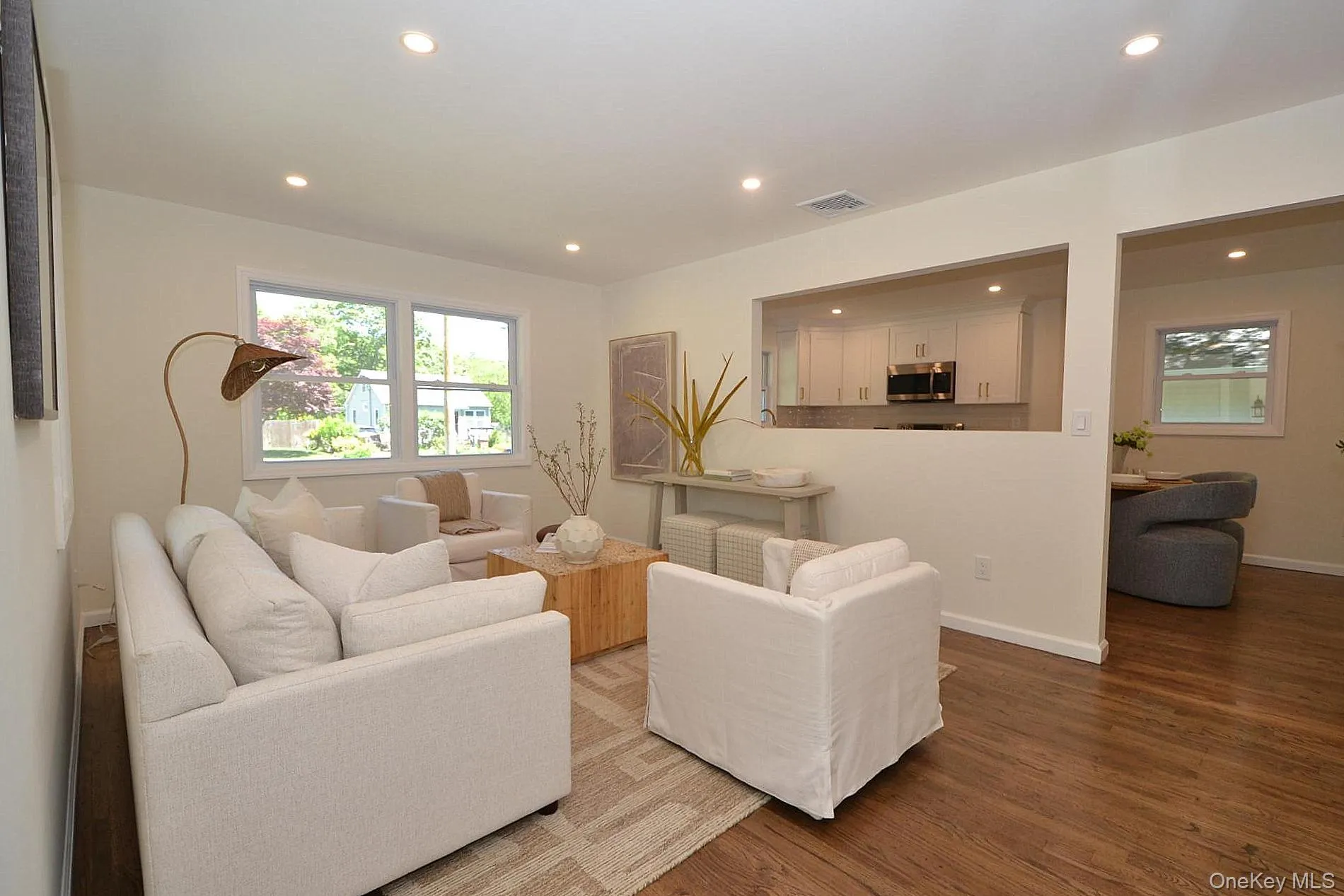 41 Grand Avenue, Brookhaven, NY, 3 Bedrooms Bedrooms, 5 Rooms Rooms,1 BathroomBathrooms,Residential,For Rent,Grand,0,982417 41 Grand Avenue, Brookhaven, NY, 3 Bedrooms Bedrooms, 5 Rooms Rooms,1 BathroomBathrooms,Residential,For Rent,Grand,0,982417