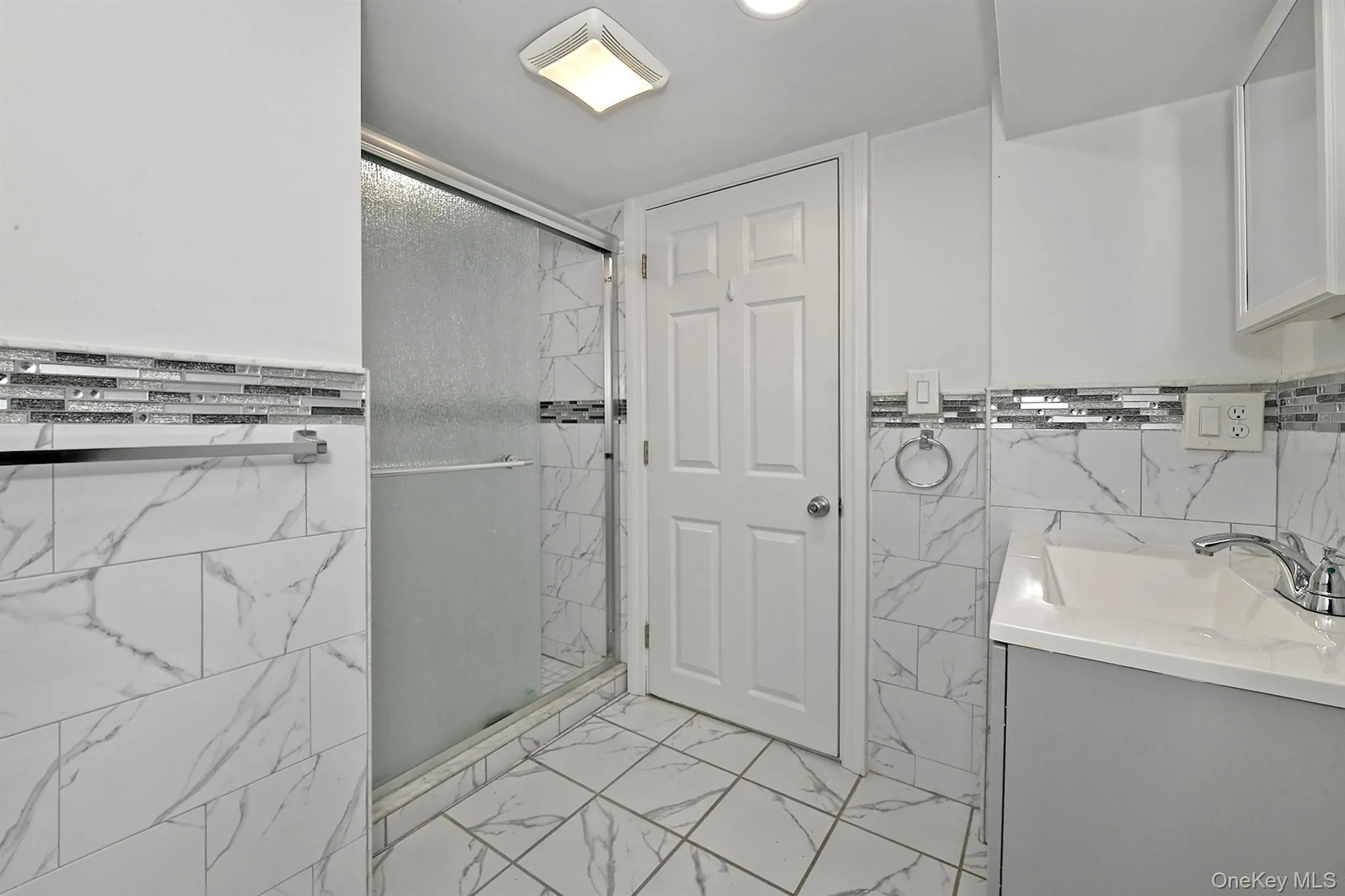 110 Dix Hills Road, Huntington, NY, 3 Bedrooms Bedrooms, 6 Rooms Rooms,2 BathroomsBathrooms,Residential Lease,For Rent,Dix Hills,0,982445 110 Dix Hills Road, Huntington, NY, 3 Bedrooms Bedrooms, 6 Rooms Rooms,2 BathroomsBathrooms,Residential Lease,For Rent,Dix Hills,0,982445