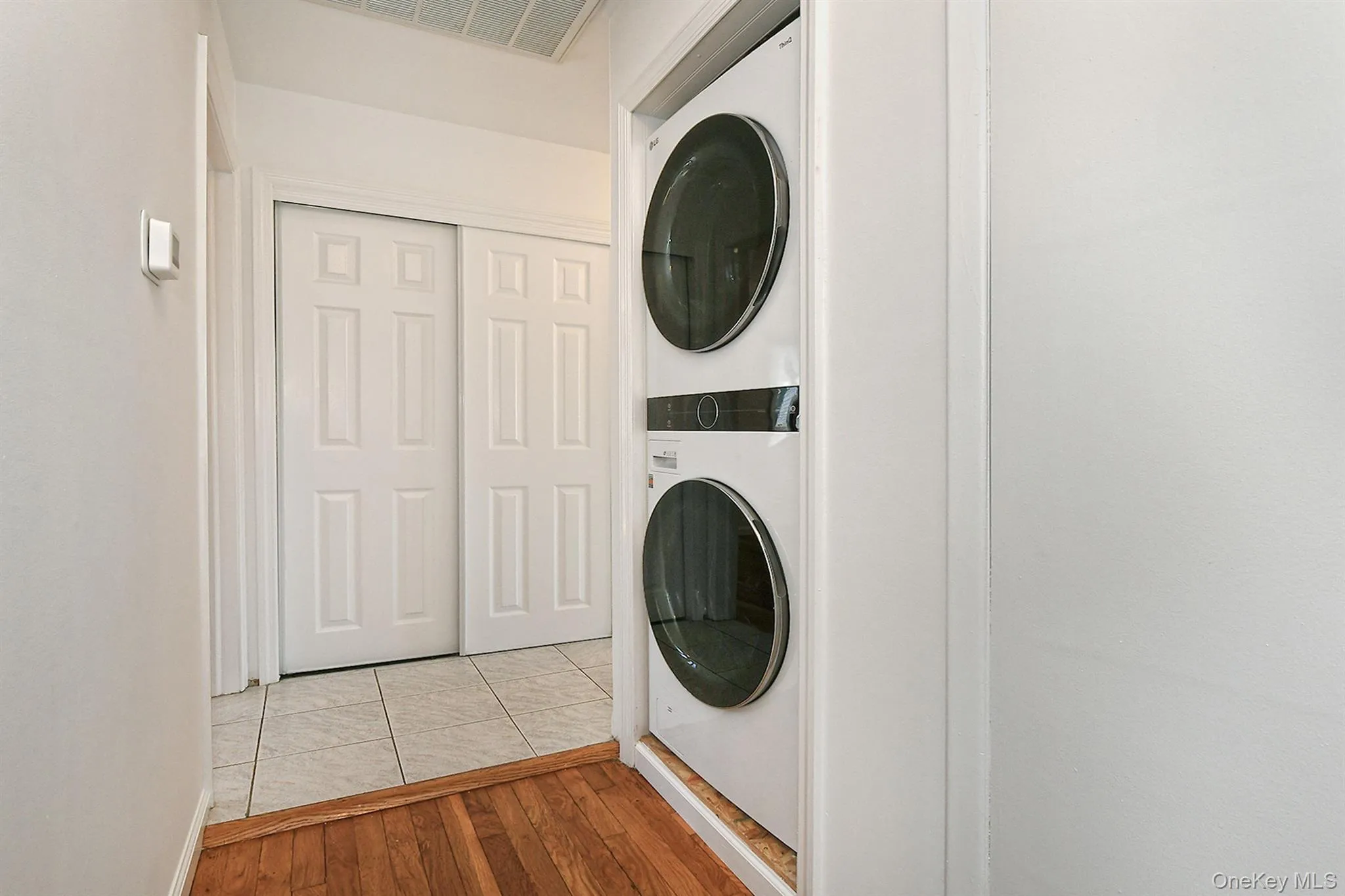 110 Dix Hills Road, Huntington, NY, 3 Bedrooms Bedrooms, 6 Rooms Rooms,2 BathroomsBathrooms,Residential Lease,For Rent,Dix Hills,0,982445 110 Dix Hills Road, Huntington, NY, 3 Bedrooms Bedrooms, 6 Rooms Rooms,2 BathroomsBathrooms,Residential Lease,For Rent,Dix Hills,0,982445