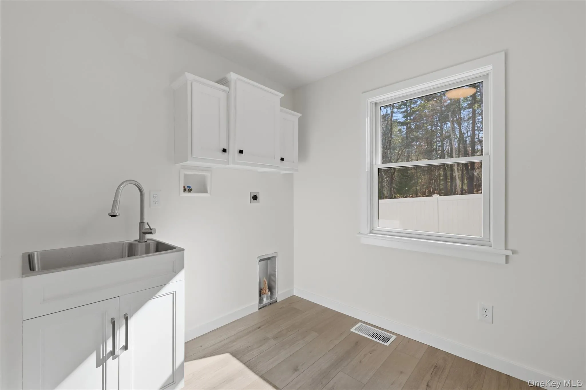 21 Crawford Road, Highland, NY, 3 Bedrooms Bedrooms, 7 Rooms Rooms,2 BathroomsBathrooms,Residential Sale,For Rent,Crawford,0,982448 21 Crawford Road, Highland, NY, 3 Bedrooms Bedrooms, 7 Rooms Rooms,2 BathroomsBathrooms,Residential Sale,For Rent,Crawford,0,982448