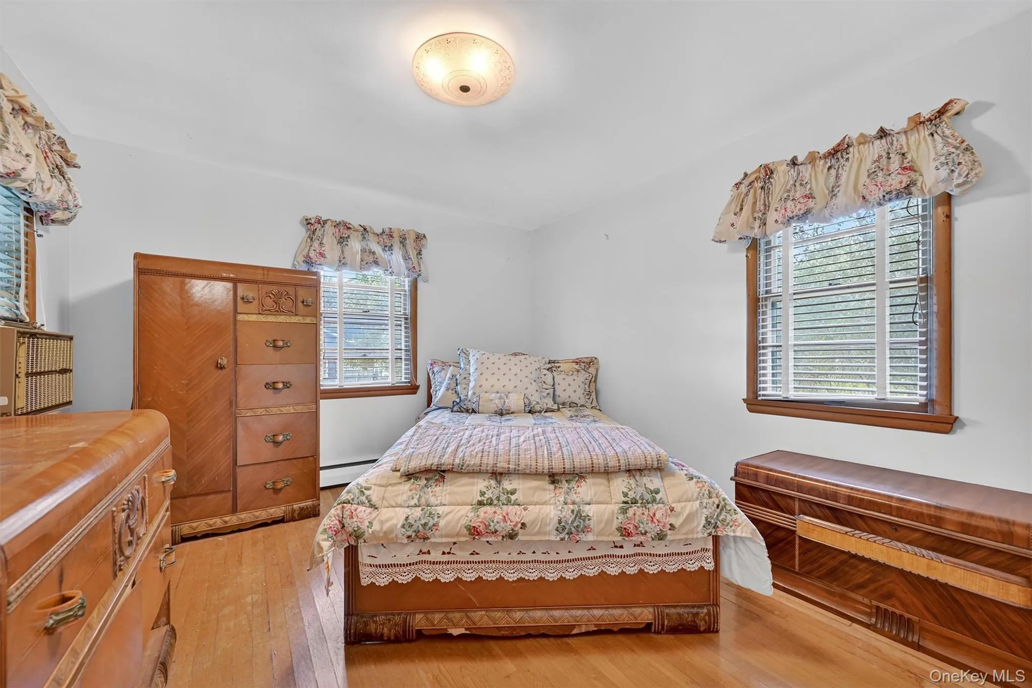 145 Main Street, Warwick (town), NY, 3 Bedrooms Bedrooms, 6 Rooms Rooms,1 BathroomBathrooms,Residential,For Rent,Main,0,982464 145 Main Street, Warwick (town), NY, 3 Bedrooms Bedrooms, 6 Rooms Rooms,1 BathroomBathrooms,Residential,For Rent,Main,0,982464