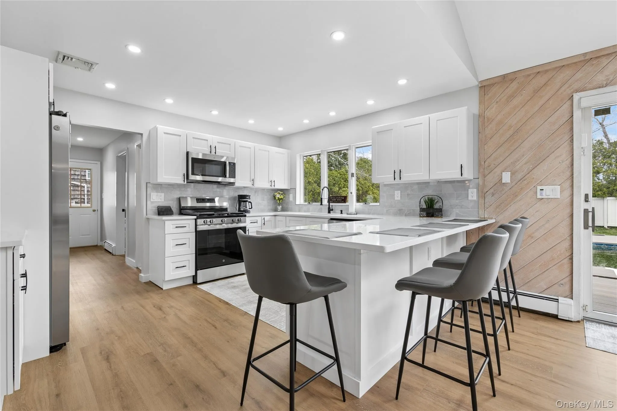3 Harbor Road, Southampton, NY, 5 Bedrooms Bedrooms, 8 Rooms Rooms,2 BathroomsBathrooms,Residential Lease,For Rent,Harbor,0,982466 3 Harbor Road, Southampton, NY, 5 Bedrooms Bedrooms, 8 Rooms Rooms,2 BathroomsBathrooms,Residential Lease,For Rent,Harbor,0,982466