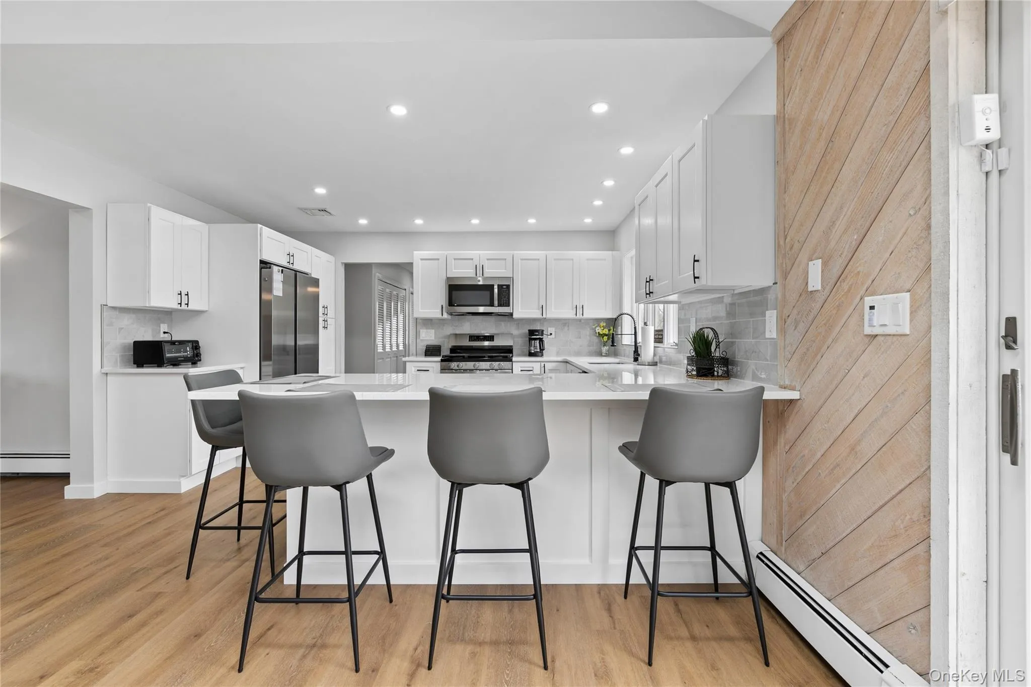 3 Harbor Road, Southampton, NY, 5 Bedrooms Bedrooms, 8 Rooms Rooms,2 BathroomsBathrooms,Residential Lease,For Rent,Harbor,0,982466 3 Harbor Road, Southampton, NY, 5 Bedrooms Bedrooms, 8 Rooms Rooms,2 BathroomsBathrooms,Residential Lease,For Rent,Harbor,0,982466