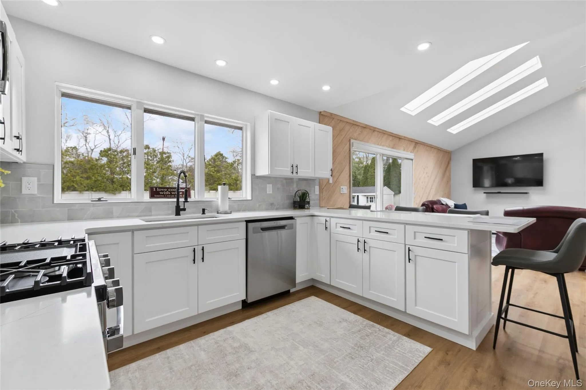 3 Harbor Road, Southampton, NY, 5 Bedrooms Bedrooms, 8 Rooms Rooms,2 BathroomsBathrooms,Residential Lease,For Rent,Harbor,0,982466 3 Harbor Road, Southampton, NY, 5 Bedrooms Bedrooms, 8 Rooms Rooms,2 BathroomsBathrooms,Residential Lease,For Rent,Harbor,0,982466