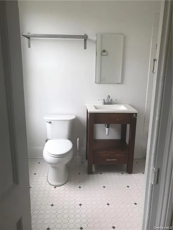 21 Bridge Street, Orangetown, NY, 1 Bedroom Bedrooms, 4 Rooms Rooms,1 BathroomBathrooms,Residential Lease,For Rent,Bridge,0,982494 21 Bridge Street, Orangetown, NY, 1 Bedroom Bedrooms, 4 Rooms Rooms,1 BathroomBathrooms,Residential Lease,For Rent,Bridge,0,982494