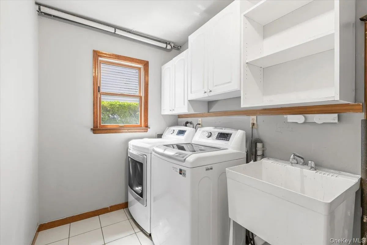 1 Bronxville Lane, Yonkers, NY, 8 Bedrooms Bedrooms, 11 Rooms Rooms,4 BathroomsBathrooms,Residential,For Rent,Bronxville,0,982496 1 Bronxville Lane, Yonkers, NY, 8 Bedrooms Bedrooms, 11 Rooms Rooms,4 BathroomsBathrooms,Residential,For Rent,Bronxville,0,982496