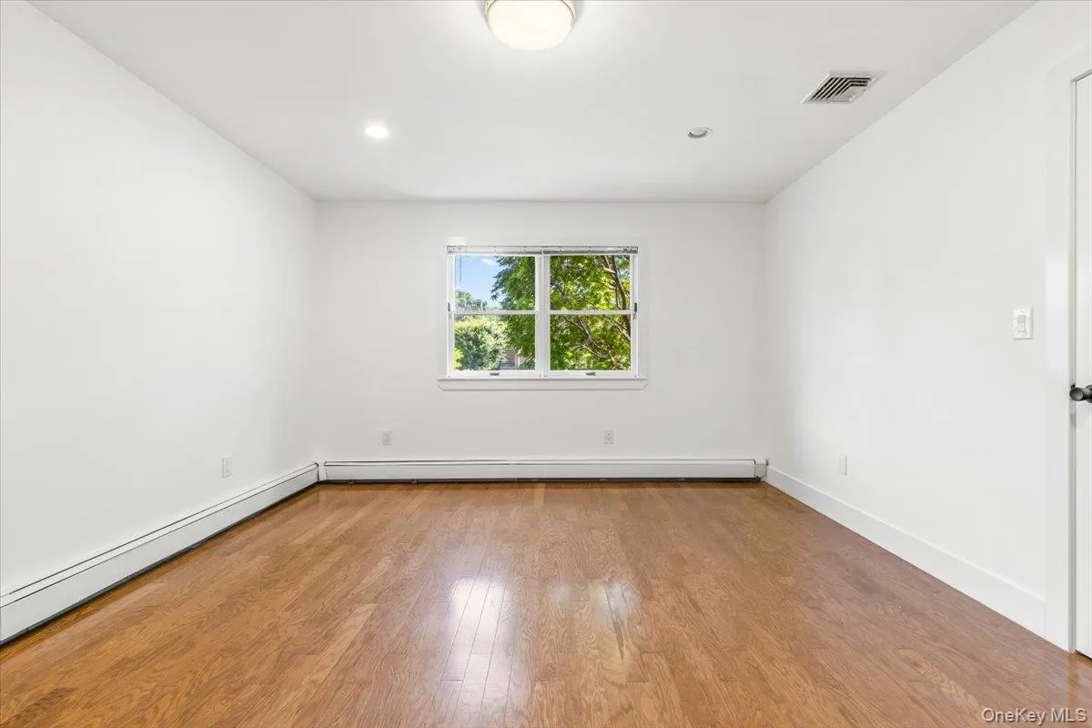 1 Bronxville Lane, Yonkers, NY, 8 Bedrooms Bedrooms, 11 Rooms Rooms,4 BathroomsBathrooms,Residential,For Rent,Bronxville,0,982496 1 Bronxville Lane, Yonkers, NY, 8 Bedrooms Bedrooms, 11 Rooms Rooms,4 BathroomsBathrooms,Residential,For Rent,Bronxville,0,982496