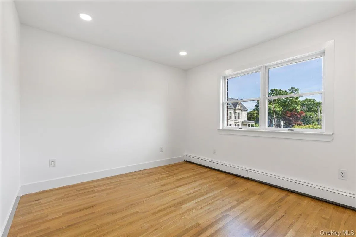 1 Bronxville Lane, Yonkers, NY, 8 Bedrooms Bedrooms, 11 Rooms Rooms,4 BathroomsBathrooms,Residential,For Rent,Bronxville,0,982496 1 Bronxville Lane, Yonkers, NY, 8 Bedrooms Bedrooms, 11 Rooms Rooms,4 BathroomsBathrooms,Residential,For Rent,Bronxville,0,982496
