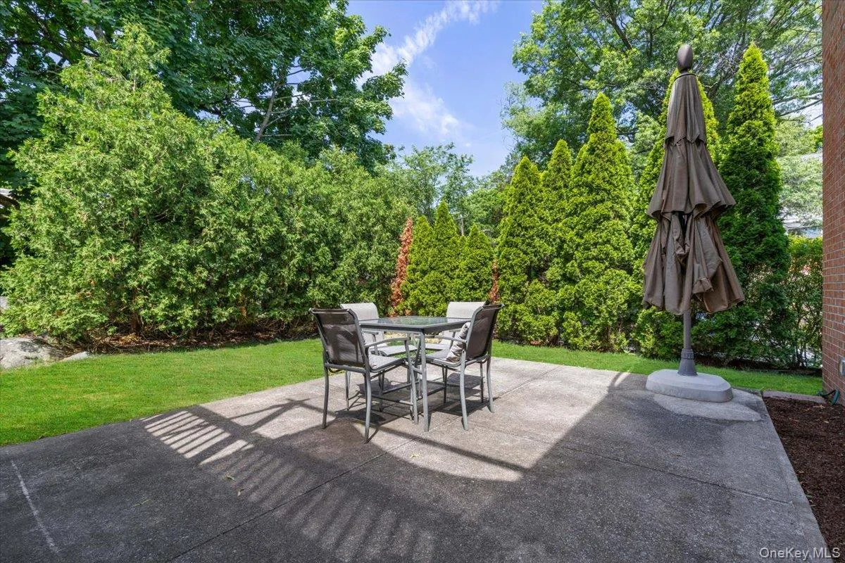 1 Bronxville Lane, Yonkers, NY, 8 Bedrooms Bedrooms, 11 Rooms Rooms,4 BathroomsBathrooms,Residential,For Rent,Bronxville,0,982496 1 Bronxville Lane, Yonkers, NY, 8 Bedrooms Bedrooms, 11 Rooms Rooms,4 BathroomsBathrooms,Residential,For Rent,Bronxville,0,982496
