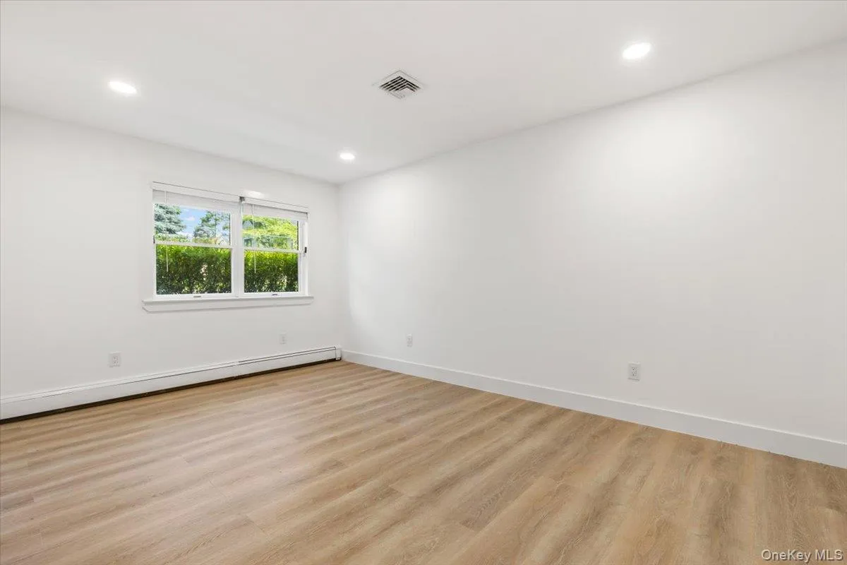1 Bronxville Lane, Yonkers, NY, 8 Bedrooms Bedrooms, 11 Rooms Rooms,4 BathroomsBathrooms,Residential,For Rent,Bronxville,0,982496 1 Bronxville Lane, Yonkers, NY, 8 Bedrooms Bedrooms, 11 Rooms Rooms,4 BathroomsBathrooms,Residential,For Rent,Bronxville,0,982496