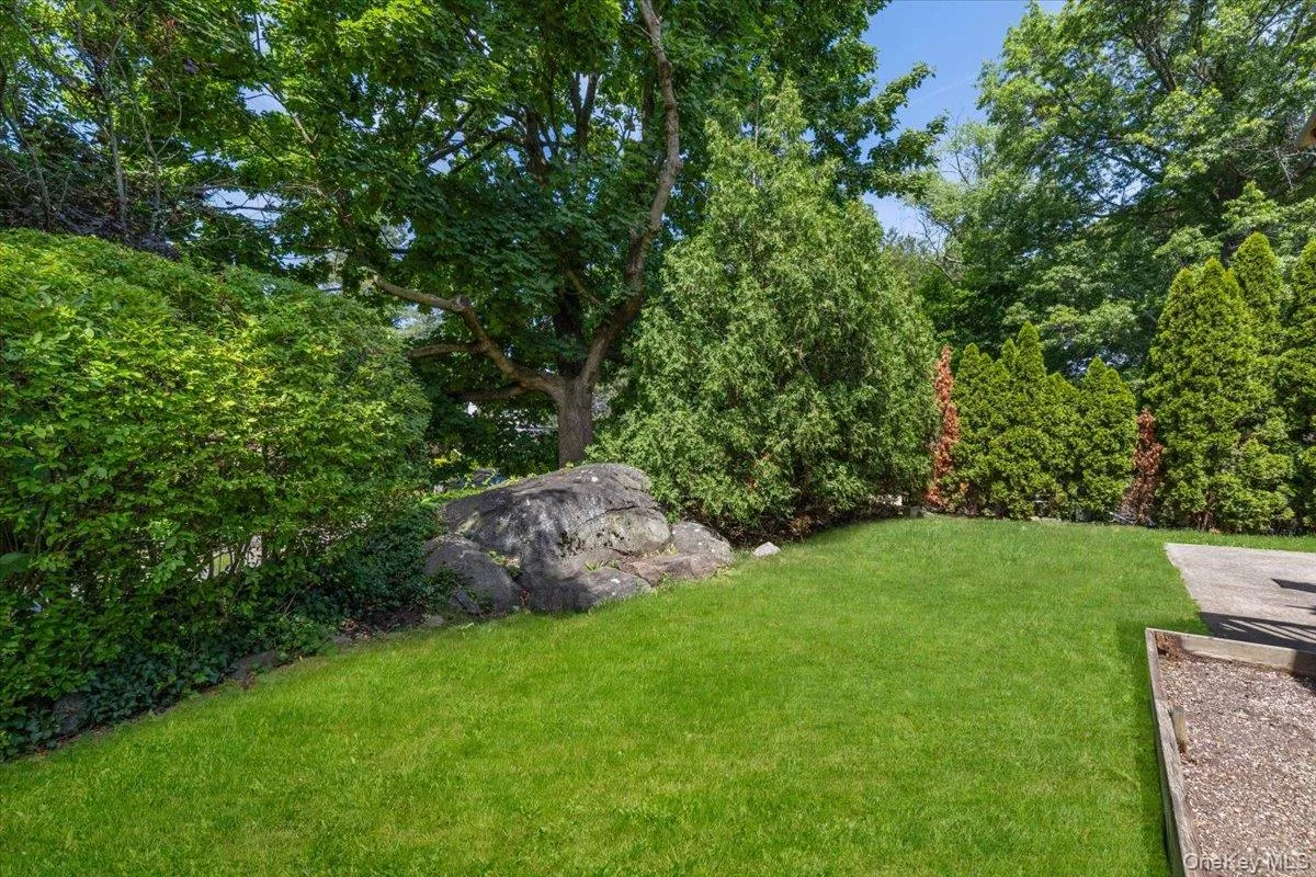 1 Bronxville Lane, Yonkers, NY, 8 Bedrooms Bedrooms, 11 Rooms Rooms,4 BathroomsBathrooms,Residential,For Rent,Bronxville,0,982496 1 Bronxville Lane, Yonkers, NY, 8 Bedrooms Bedrooms, 11 Rooms Rooms,4 BathroomsBathrooms,Residential,For Rent,Bronxville,0,982496