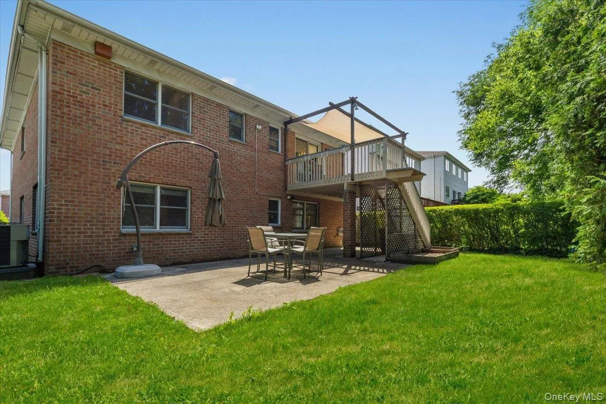 1 Bronxville Lane, Yonkers, NY, 8 Bedrooms Bedrooms, 11 Rooms Rooms,4 BathroomsBathrooms,Residential,For Rent,Bronxville,0,982496 1 Bronxville Lane, Yonkers, NY, 8 Bedrooms Bedrooms, 11 Rooms Rooms,4 BathroomsBathrooms,Residential,For Rent,Bronxville,0,982496