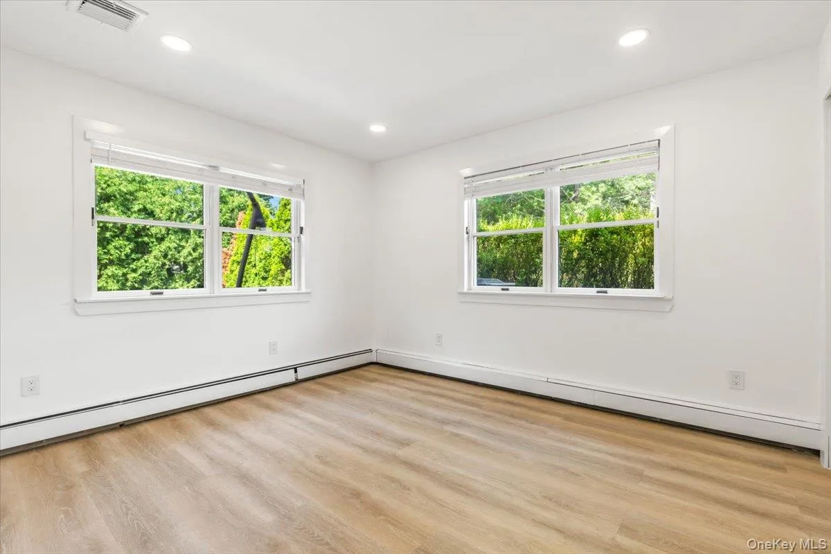 1 Bronxville Lane, Yonkers, NY, 8 Bedrooms Bedrooms, 11 Rooms Rooms,4 BathroomsBathrooms,Residential,For Rent,Bronxville,0,982496 1 Bronxville Lane, Yonkers, NY, 8 Bedrooms Bedrooms, 11 Rooms Rooms,4 BathroomsBathrooms,Residential,For Rent,Bronxville,0,982496