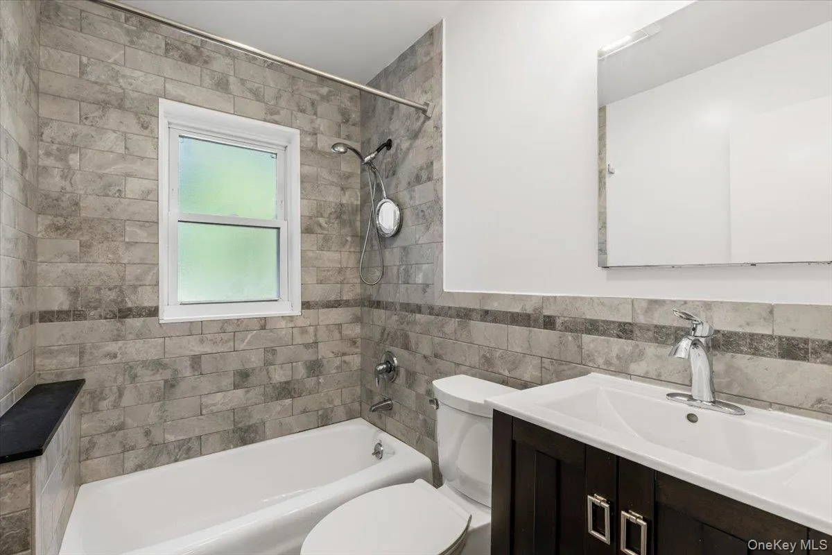 1 Bronxville Lane, Yonkers, NY, 8 Bedrooms Bedrooms, 11 Rooms Rooms,4 BathroomsBathrooms,Residential,For Rent,Bronxville,0,982496 1 Bronxville Lane, Yonkers, NY, 8 Bedrooms Bedrooms, 11 Rooms Rooms,4 BathroomsBathrooms,Residential,For Rent,Bronxville,0,982496