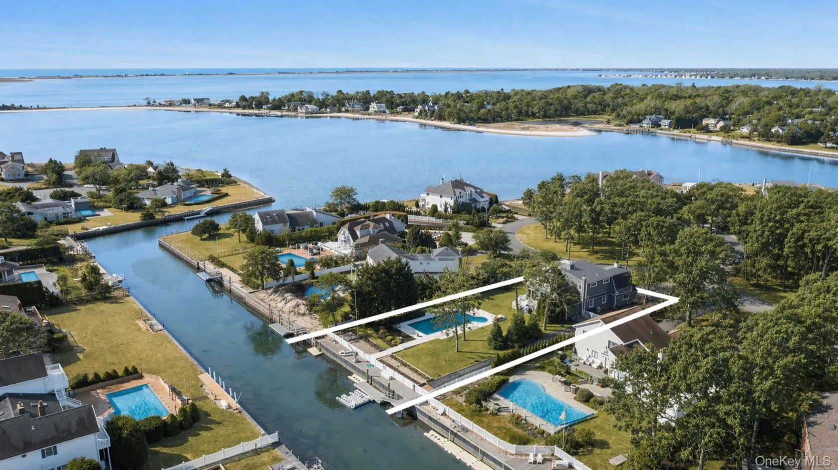 8 Canal Way, Southampton, NY, 4 Bedrooms Bedrooms, 9 Rooms Rooms,4 BathroomsBathrooms,Residential,For Rent,Canal,0,982524 8 Canal Way, Southampton, NY, 4 Bedrooms Bedrooms, 9 Rooms Rooms,4 BathroomsBathrooms,Residential,For Rent,Canal,0,982524
