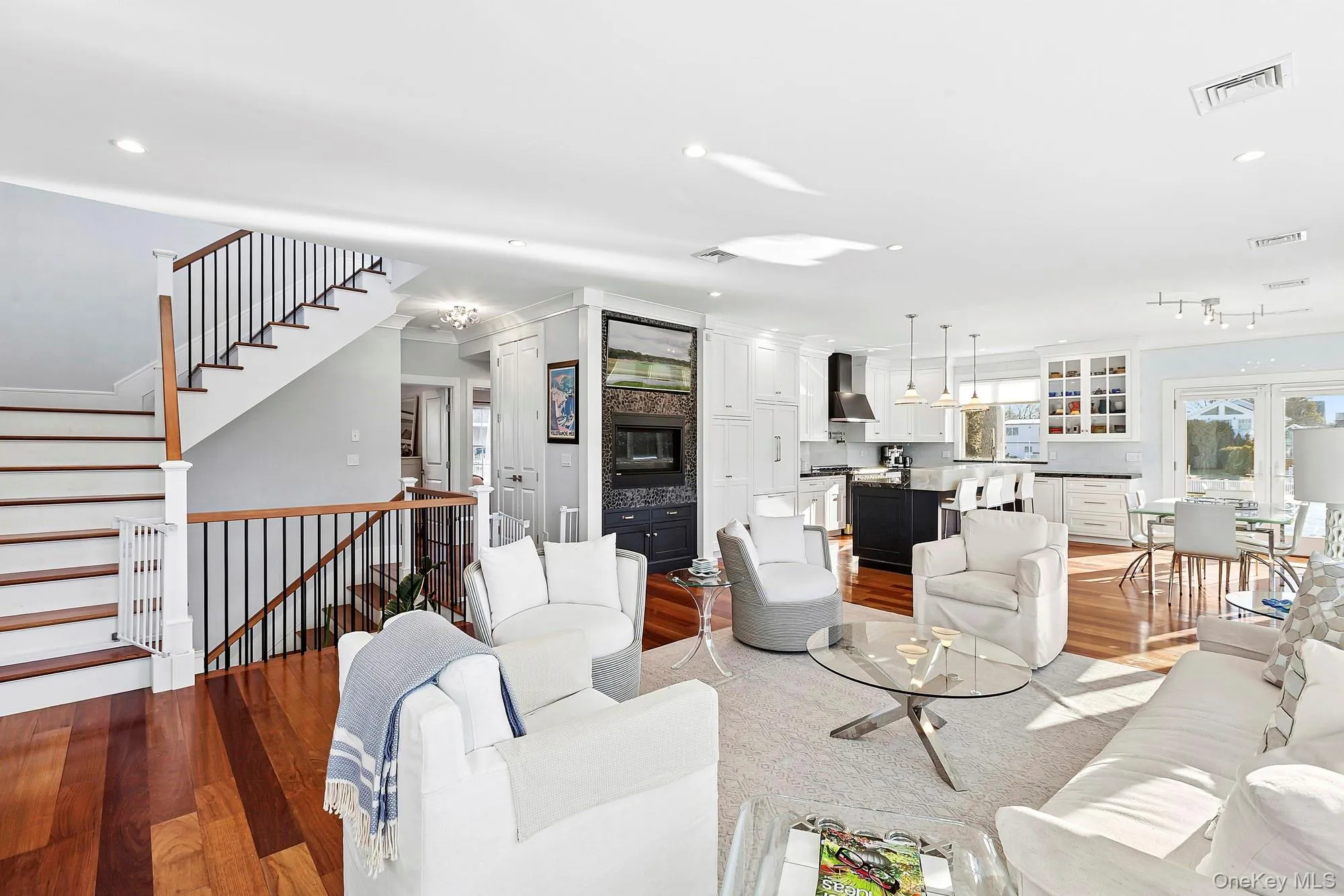 8 Canal Way, Southampton, NY, 4 Bedrooms Bedrooms, 9 Rooms Rooms,4 BathroomsBathrooms,Residential,For Rent,Canal,0,982524 8 Canal Way, Southampton, NY, 4 Bedrooms Bedrooms, 9 Rooms Rooms,4 BathroomsBathrooms,Residential,For Rent,Canal,0,982524