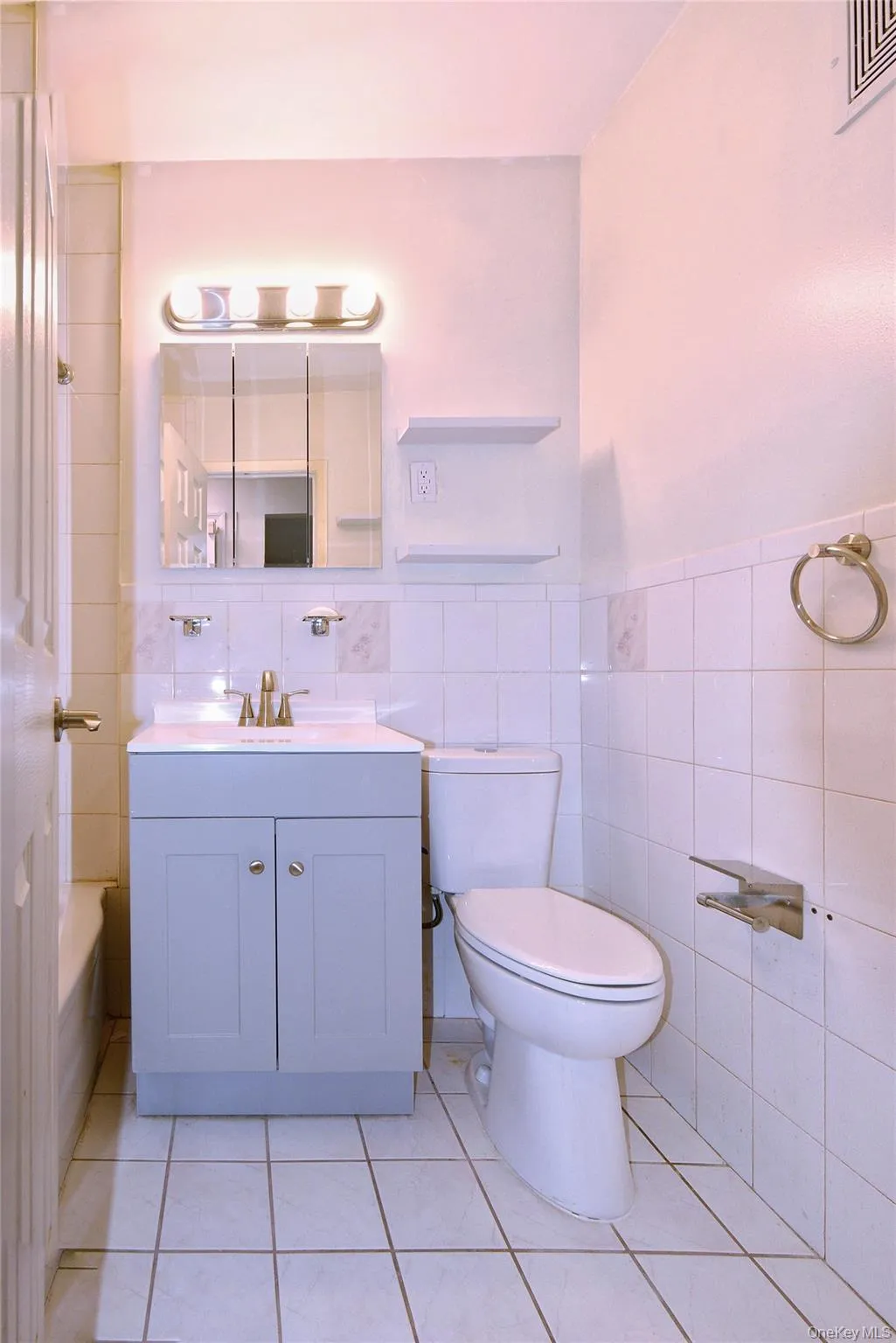 1510 Beach 12 Street, New York, NY, 3 Bedrooms Bedrooms, 5 Rooms Rooms,1 BathroomBathrooms,Residential Lease,For Rent,Beach 12,0,982526 1510 Beach 12 Street, New York, NY, 3 Bedrooms Bedrooms, 5 Rooms Rooms,1 BathroomBathrooms,Residential Lease,For Rent,Beach 12,0,982526