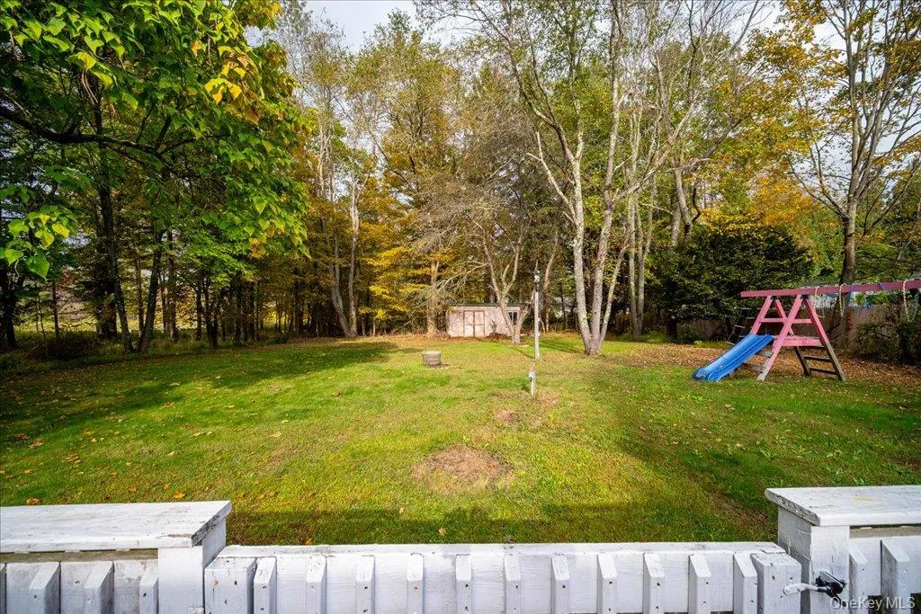 View of yard (shed not included in rental) View of yard (shed not included in rental)