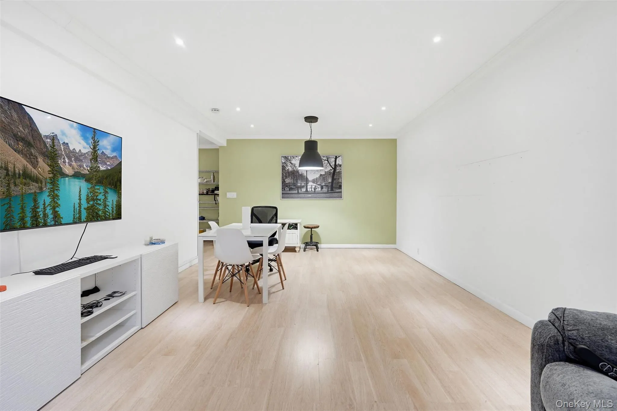 10 Broadway, White Plains, NY, 1 Bedroom Bedrooms, 4 Rooms Rooms,1 BathroomBathrooms,Residential,For Rent,Broadway,0,982539 10 Broadway, White Plains, NY, 1 Bedroom Bedrooms, 4 Rooms Rooms,1 BathroomBathrooms,Residential,For Rent,Broadway,0,982539