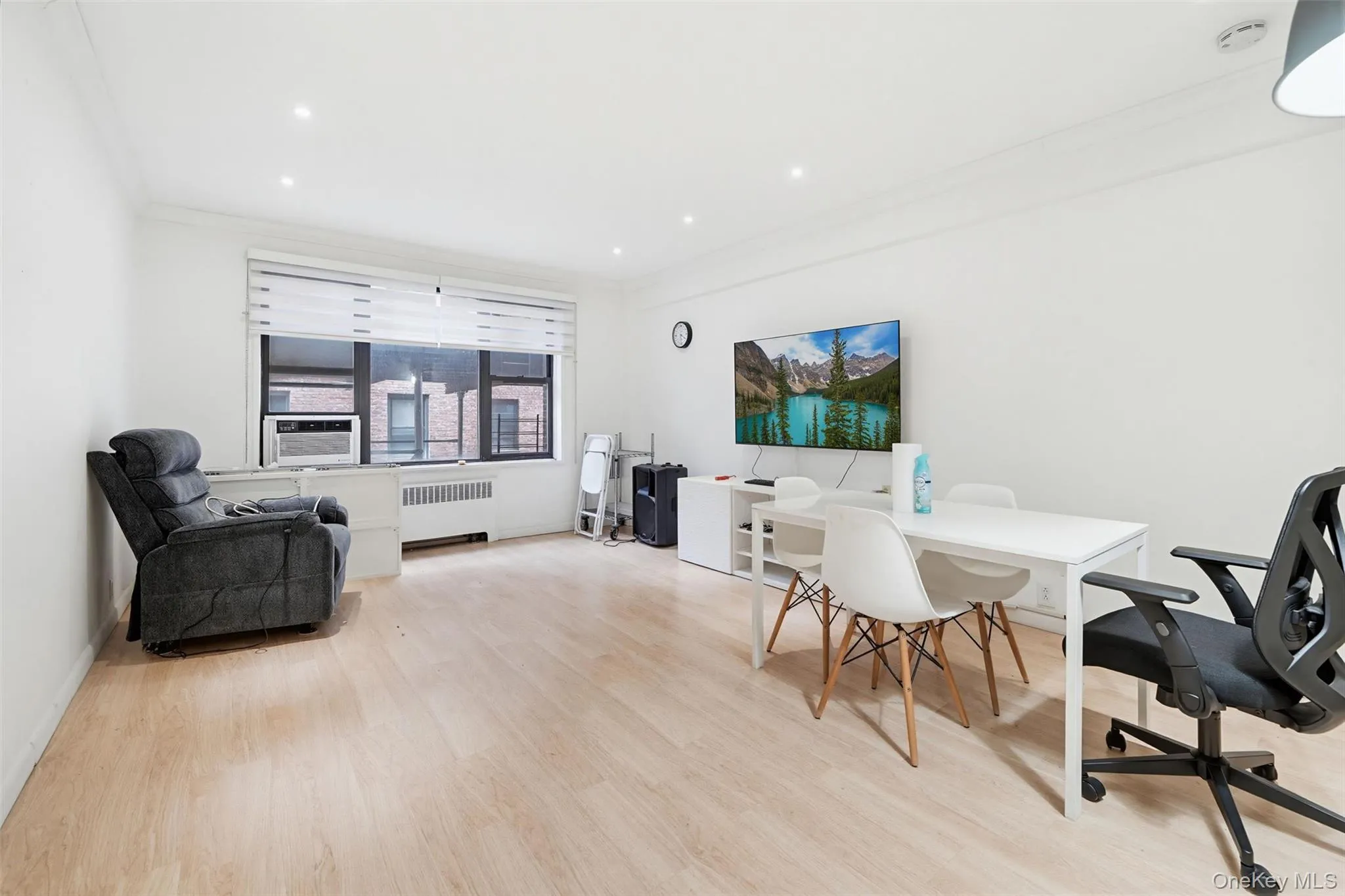 10 Broadway, White Plains, NY, 1 Bedroom Bedrooms, 4 Rooms Rooms,1 BathroomBathrooms,Residential,For Rent,Broadway,0,982539 10 Broadway, White Plains, NY, 1 Bedroom Bedrooms, 4 Rooms Rooms,1 BathroomBathrooms,Residential,For Rent,Broadway,0,982539