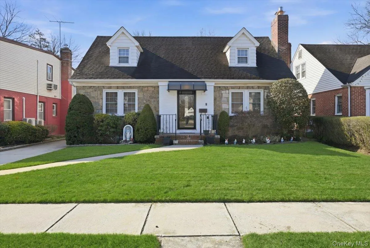 18 Durham Road, North Hempstead, NY, 4 Bedrooms Bedrooms, 8 Rooms Rooms,2 BathroomsBathrooms,Residential Lease,For Rent,Durham,0,982549 18 Durham Road, North Hempstead, NY, 4 Bedrooms Bedrooms, 8 Rooms Rooms,2 BathroomsBathrooms,Residential Lease,For Rent,Durham,0,982549