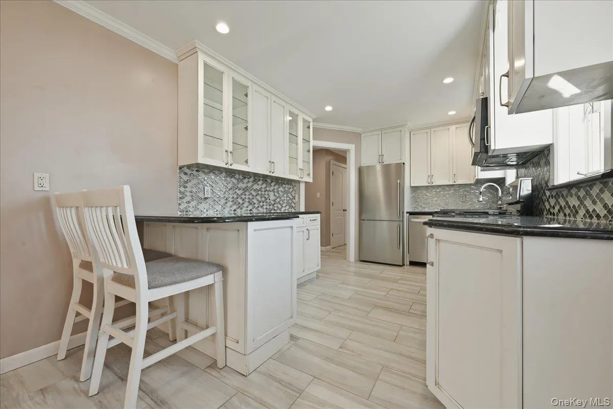 18 Durham Road, North Hempstead, NY, 4 Bedrooms Bedrooms, 8 Rooms Rooms,2 BathroomsBathrooms,Residential Lease,For Rent,Durham,0,982549 18 Durham Road, North Hempstead, NY, 4 Bedrooms Bedrooms, 8 Rooms Rooms,2 BathroomsBathrooms,Residential Lease,For Rent,Durham,0,982549