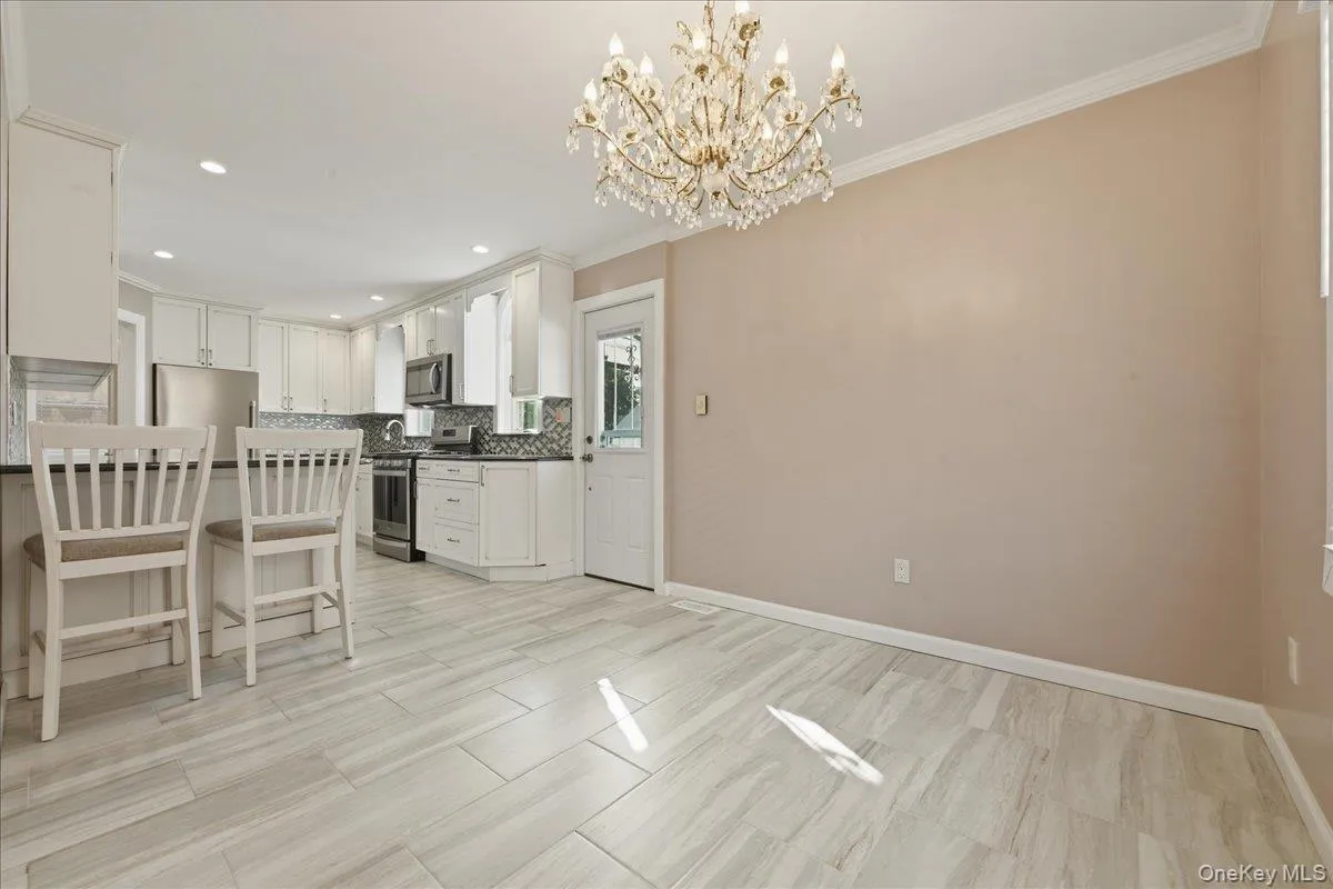 18 Durham Road, North Hempstead, NY, 4 Bedrooms Bedrooms, 8 Rooms Rooms,2 BathroomsBathrooms,Residential Lease,For Rent,Durham,0,982549 18 Durham Road, North Hempstead, NY, 4 Bedrooms Bedrooms, 8 Rooms Rooms,2 BathroomsBathrooms,Residential Lease,For Rent,Durham,0,982549