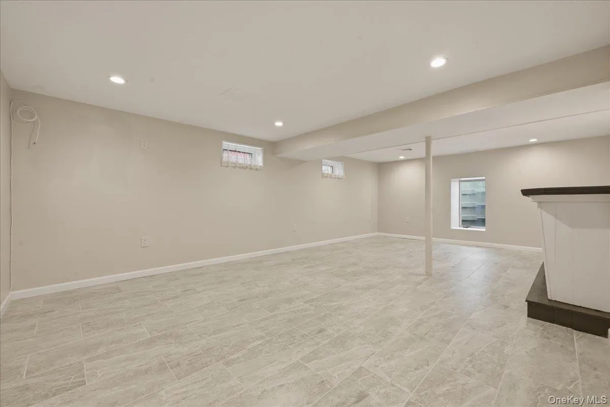 18 Durham Road, North Hempstead, NY, 4 Bedrooms Bedrooms, 8 Rooms Rooms,2 BathroomsBathrooms,Residential Lease,For Rent,Durham,0,982549 18 Durham Road, North Hempstead, NY, 4 Bedrooms Bedrooms, 8 Rooms Rooms,2 BathroomsBathrooms,Residential Lease,For Rent,Durham,0,982549