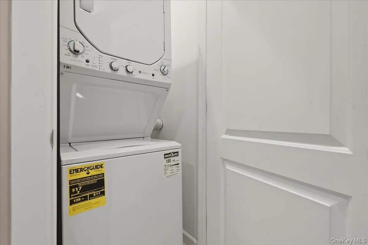 18 Durham Road, North Hempstead, NY, 4 Bedrooms Bedrooms, 8 Rooms Rooms,2 BathroomsBathrooms,Residential Lease,For Rent,Durham,0,982549 18 Durham Road, North Hempstead, NY, 4 Bedrooms Bedrooms, 8 Rooms Rooms,2 BathroomsBathrooms,Residential Lease,For Rent,Durham,0,982549