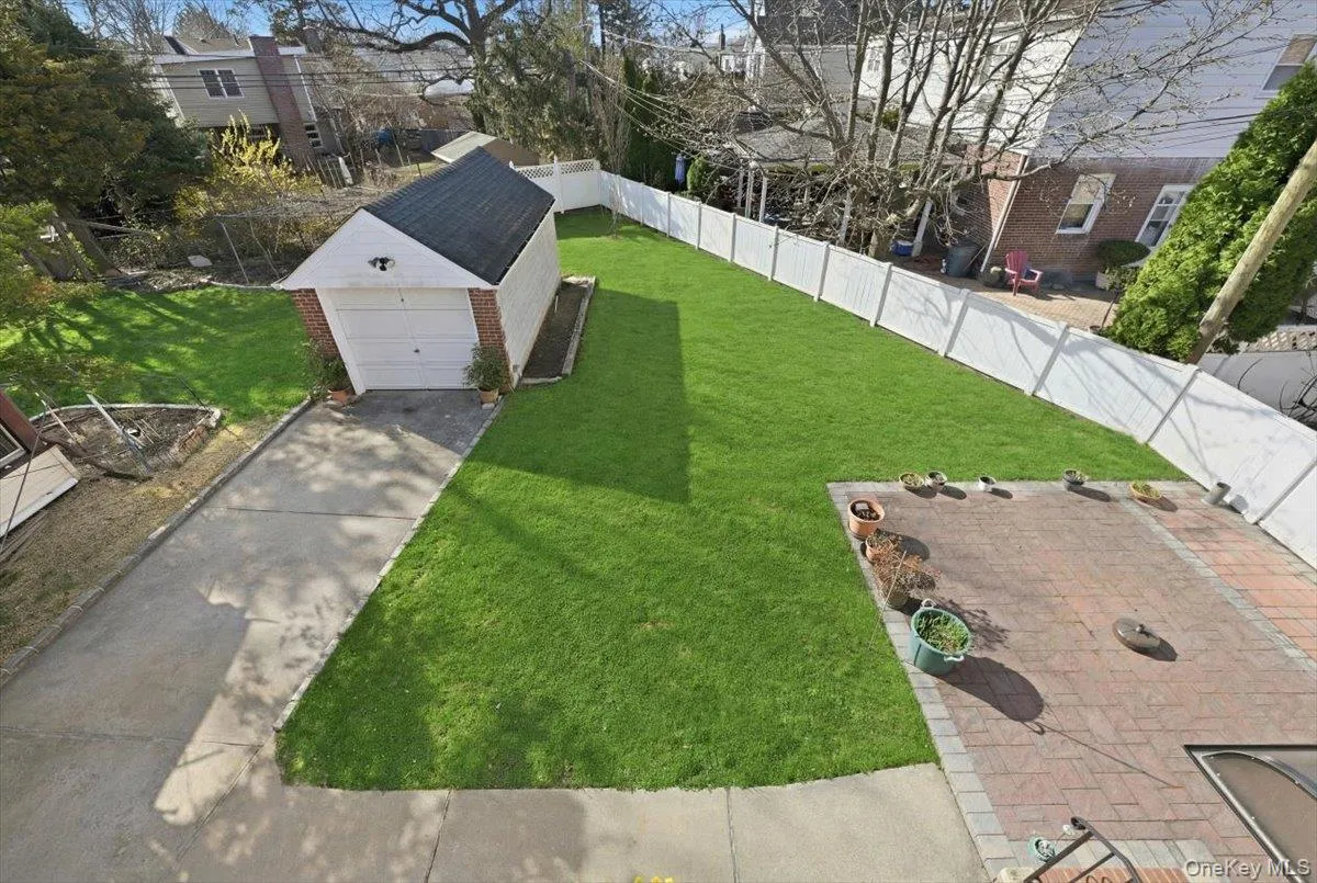 18 Durham Road, North Hempstead, NY, 4 Bedrooms Bedrooms, 8 Rooms Rooms,2 BathroomsBathrooms,Residential Lease,For Rent,Durham,0,982549 18 Durham Road, North Hempstead, NY, 4 Bedrooms Bedrooms, 8 Rooms Rooms,2 BathroomsBathrooms,Residential Lease,For Rent,Durham,0,982549