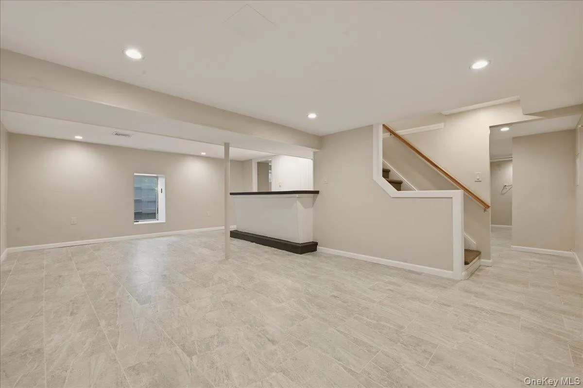 18 Durham Road, North Hempstead, NY, 4 Bedrooms Bedrooms, 8 Rooms Rooms,2 BathroomsBathrooms,Residential Lease,For Rent,Durham,0,982549 18 Durham Road, North Hempstead, NY, 4 Bedrooms Bedrooms, 8 Rooms Rooms,2 BathroomsBathrooms,Residential Lease,For Rent,Durham,0,982549