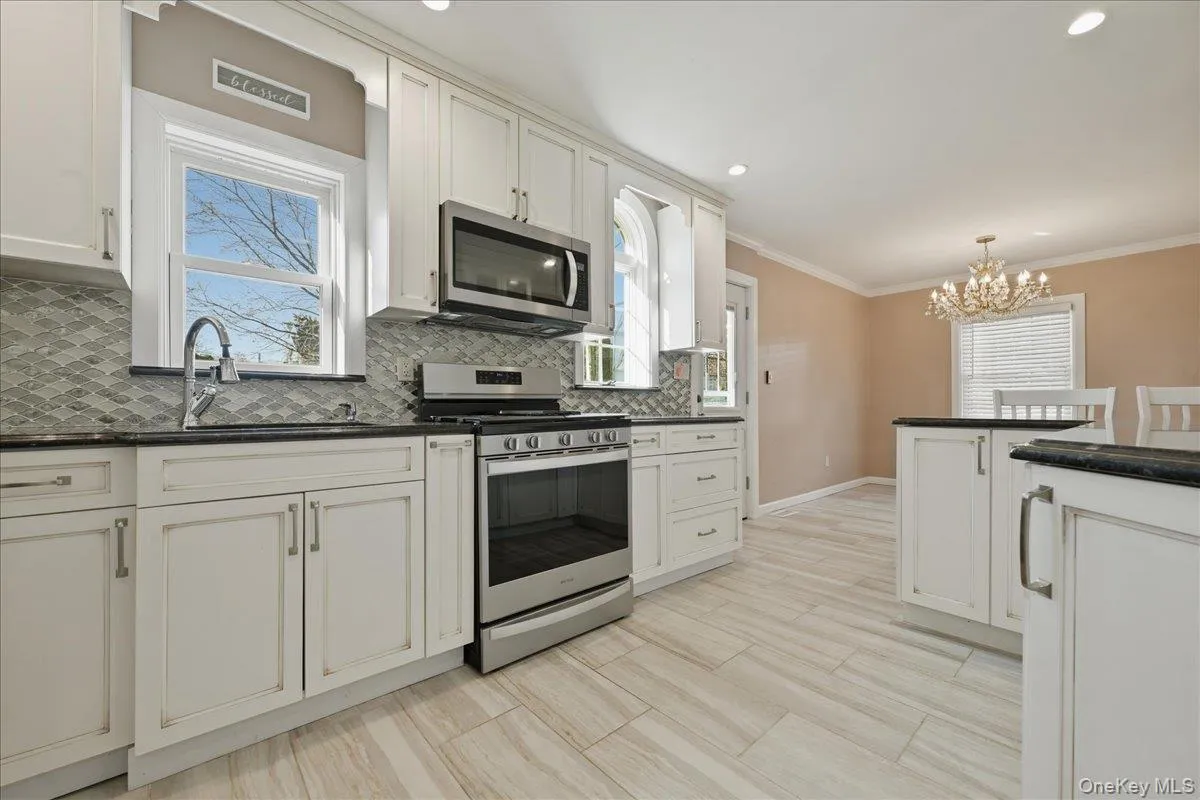 18 Durham Road, North Hempstead, NY, 4 Bedrooms Bedrooms, 8 Rooms Rooms,2 BathroomsBathrooms,Residential Lease,For Rent,Durham,0,982549 18 Durham Road, North Hempstead, NY, 4 Bedrooms Bedrooms, 8 Rooms Rooms,2 BathroomsBathrooms,Residential Lease,For Rent,Durham,0,982549