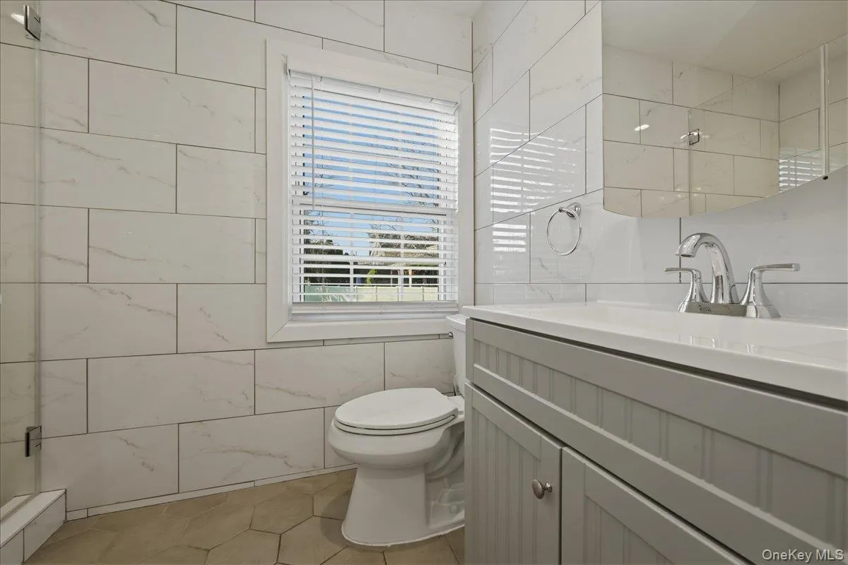 18 Durham Road, North Hempstead, NY, 4 Bedrooms Bedrooms, 8 Rooms Rooms,2 BathroomsBathrooms,Residential Lease,For Rent,Durham,0,982549 18 Durham Road, North Hempstead, NY, 4 Bedrooms Bedrooms, 8 Rooms Rooms,2 BathroomsBathrooms,Residential Lease,For Rent,Durham,0,982549