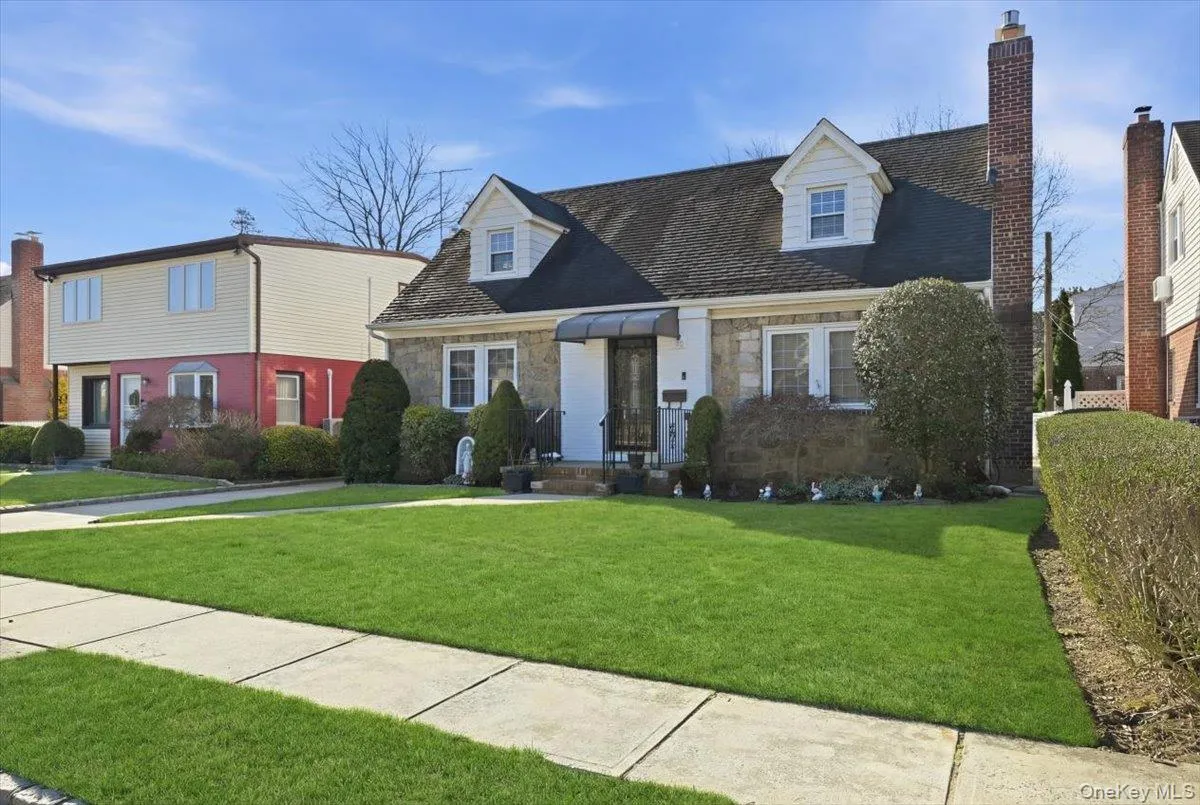 18 Durham Road, North Hempstead, NY, 4 Bedrooms Bedrooms, 8 Rooms Rooms,2 BathroomsBathrooms,Residential Lease,For Rent,Durham,0,982549 18 Durham Road, North Hempstead, NY, 4 Bedrooms Bedrooms, 8 Rooms Rooms,2 BathroomsBathrooms,Residential Lease,For Rent,Durham,0,982549