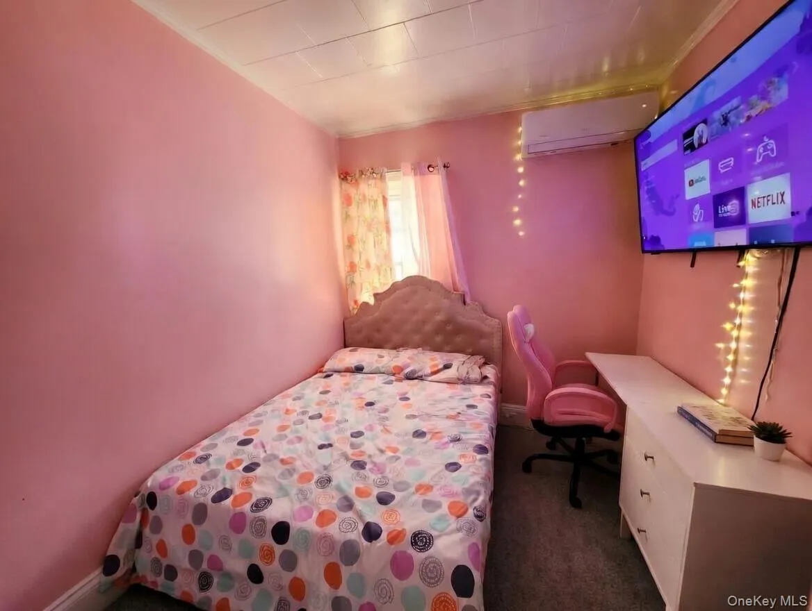 4223 Gunther Avenue, New York, NY, 3 Bedrooms Bedrooms, 13 Rooms Rooms,2 BathroomsBathrooms,Residential,For Rent,Gunther,0,982551 4223 Gunther Avenue, New York, NY, 3 Bedrooms Bedrooms, 13 Rooms Rooms,2 BathroomsBathrooms,Residential,For Rent,Gunther,0,982551