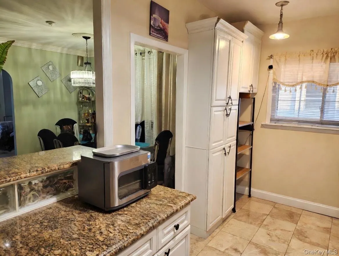 4223 Gunther Avenue, New York, NY, 3 Bedrooms Bedrooms, 13 Rooms Rooms,2 BathroomsBathrooms,Residential,For Rent,Gunther,0,982551 4223 Gunther Avenue, New York, NY, 3 Bedrooms Bedrooms, 13 Rooms Rooms,2 BathroomsBathrooms,Residential,For Rent,Gunther,0,982551